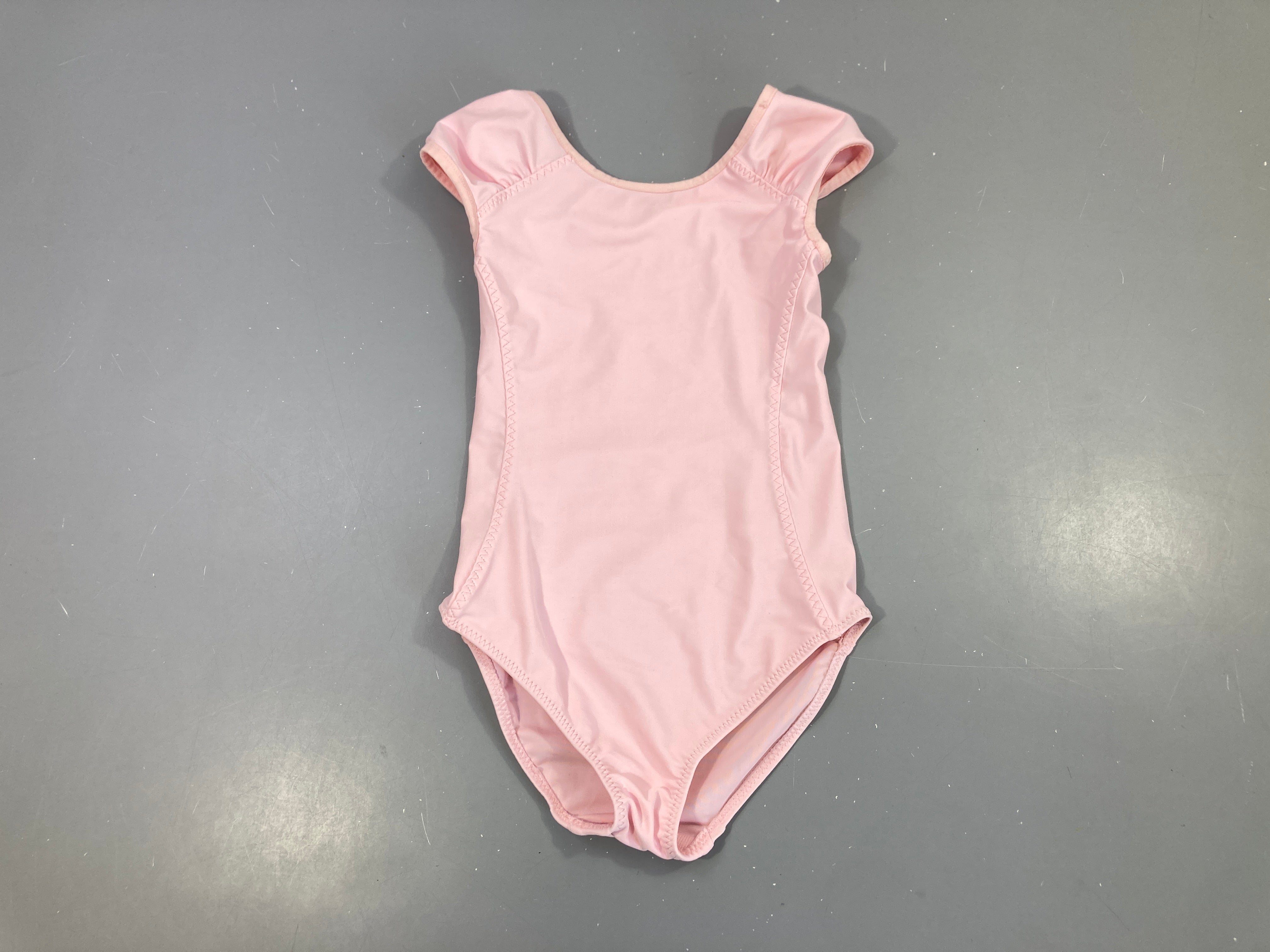 Maillot de danse rose (a essayer sur place-non taillé)