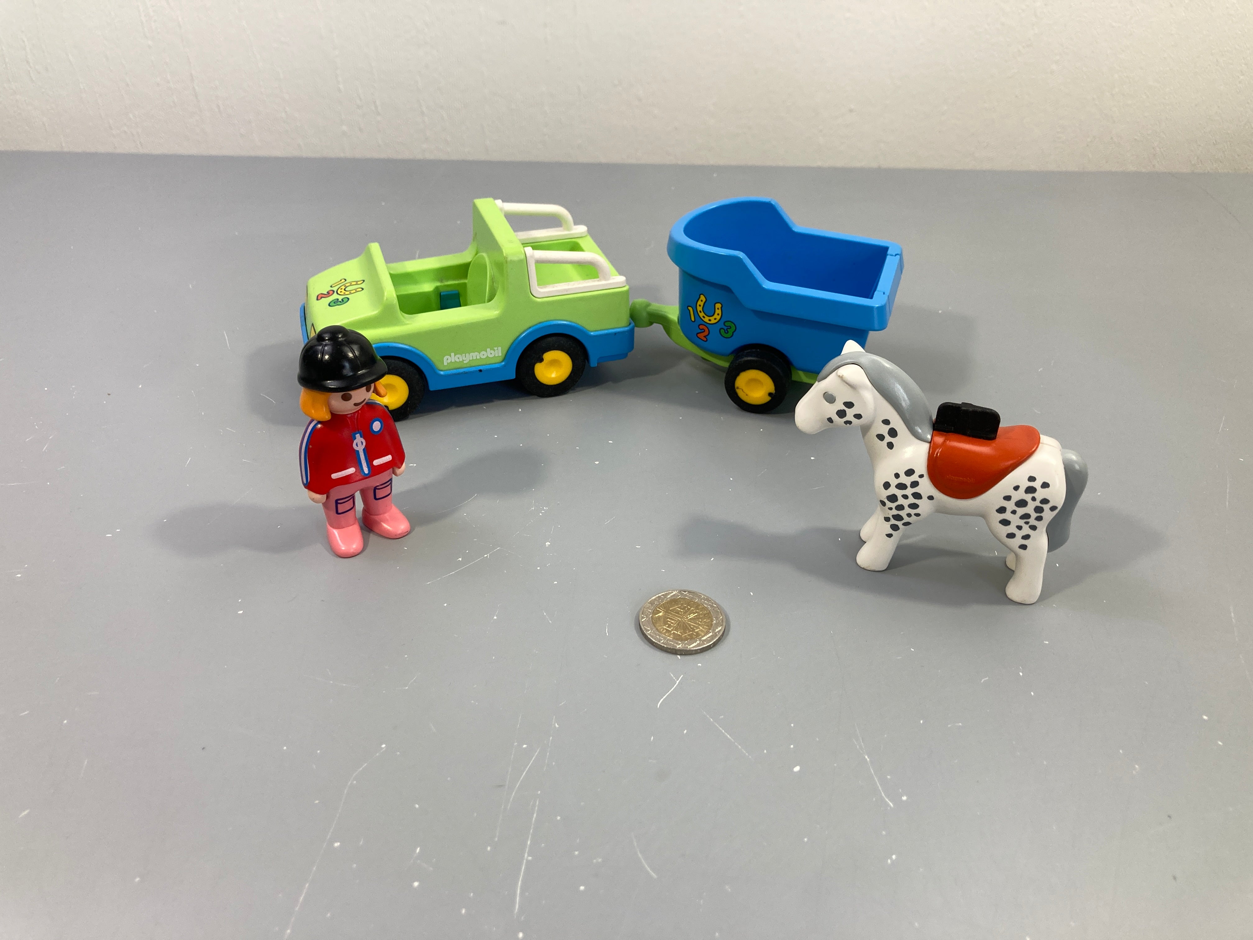 Playmobil 1.2.3. 6958 Véhicule avec remorque à cheval, manque carottes