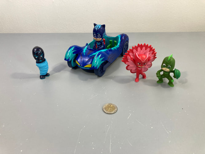 Lot de 4 figurines pyjamasques avec un voiture bleue, moins cher chez Petit Kiwi