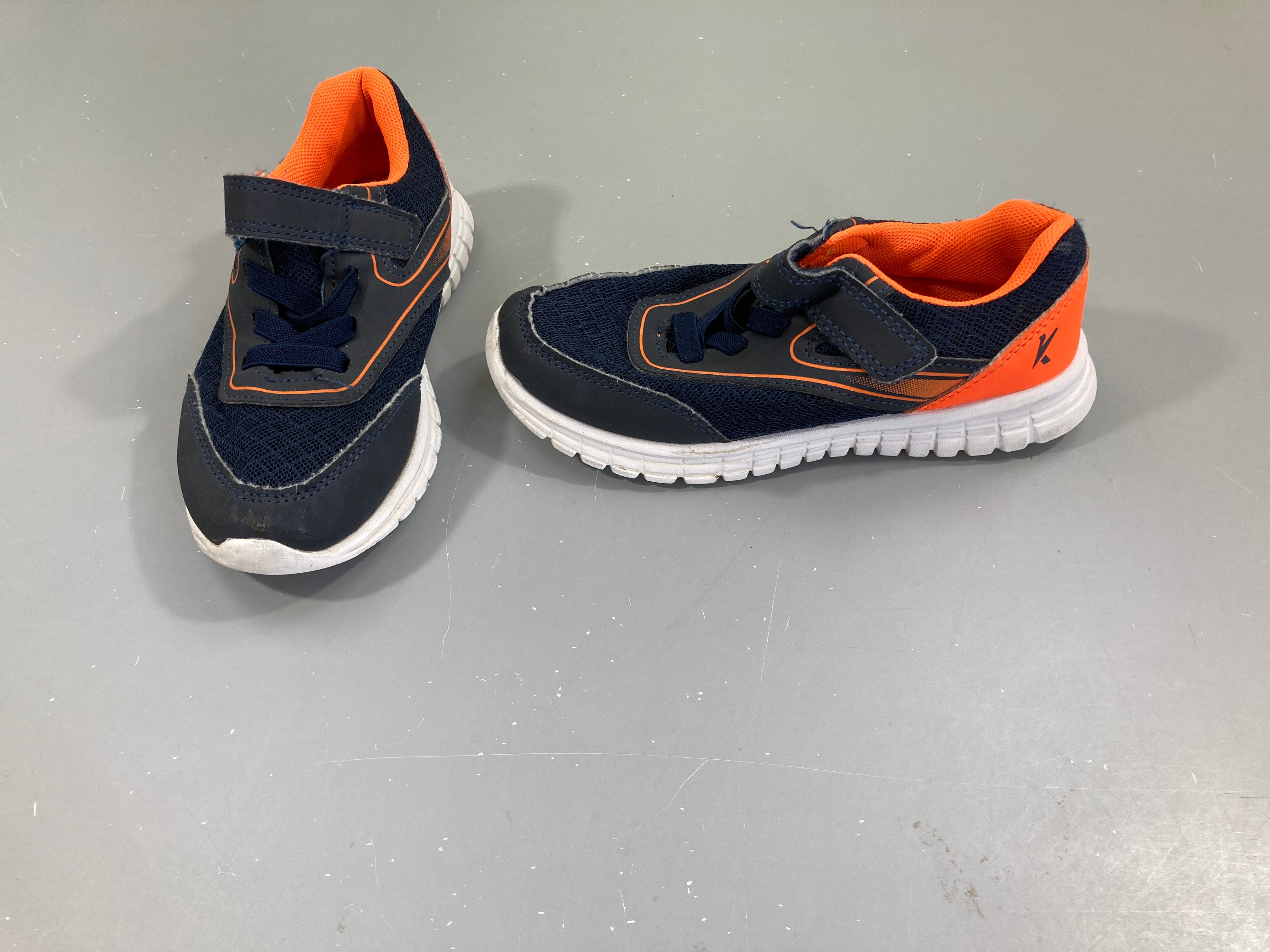 Baskets bleu foncé/orange, lacets élastiques, 31