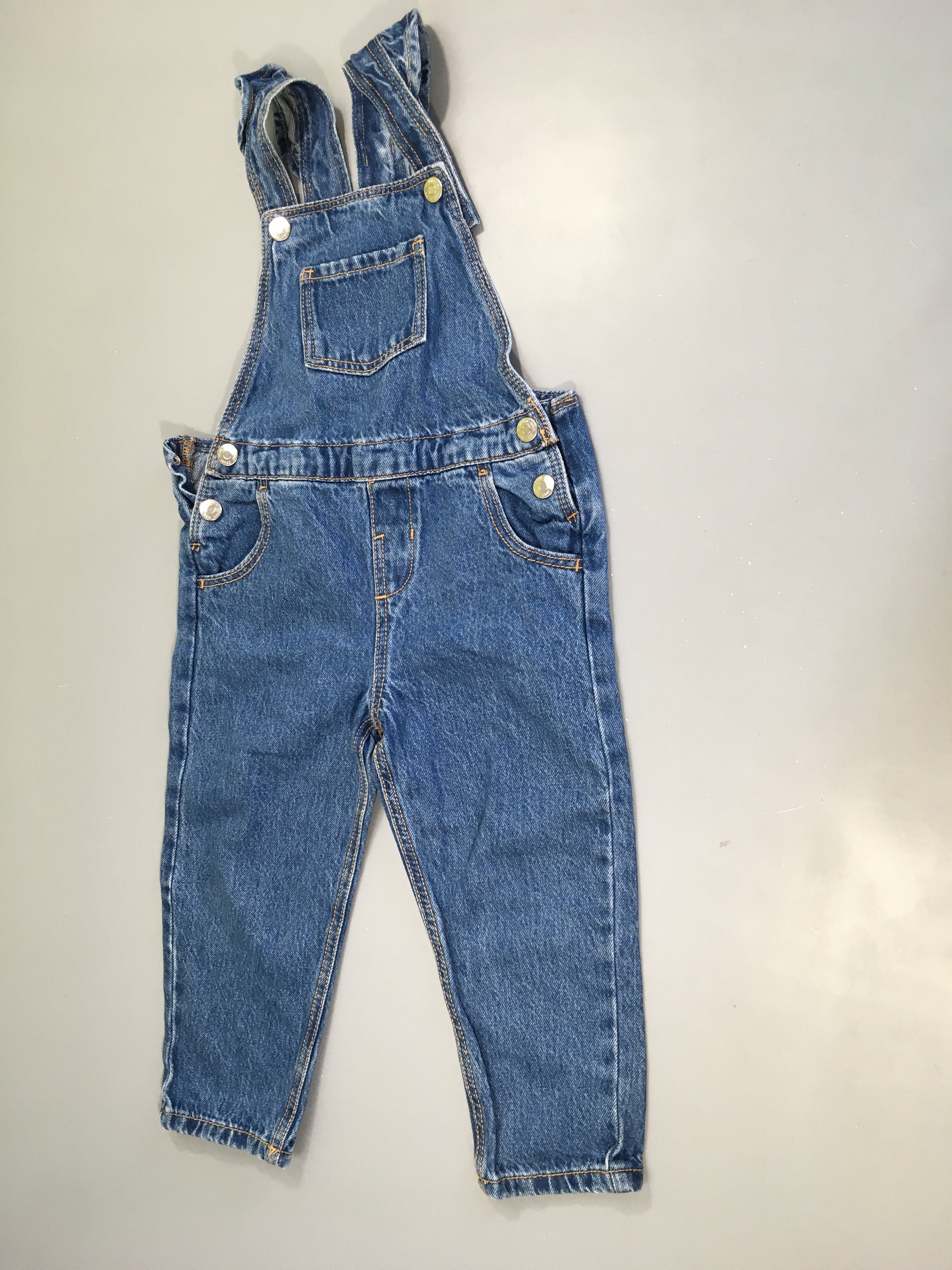 Salopette en jean froufrous bretelles