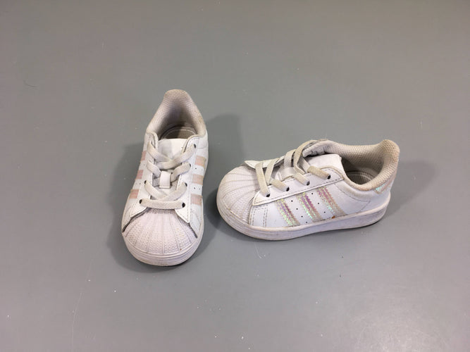 Baskets blanches bandes irisées lacets élastiques, 21, moins cher chez Petit Kiwi