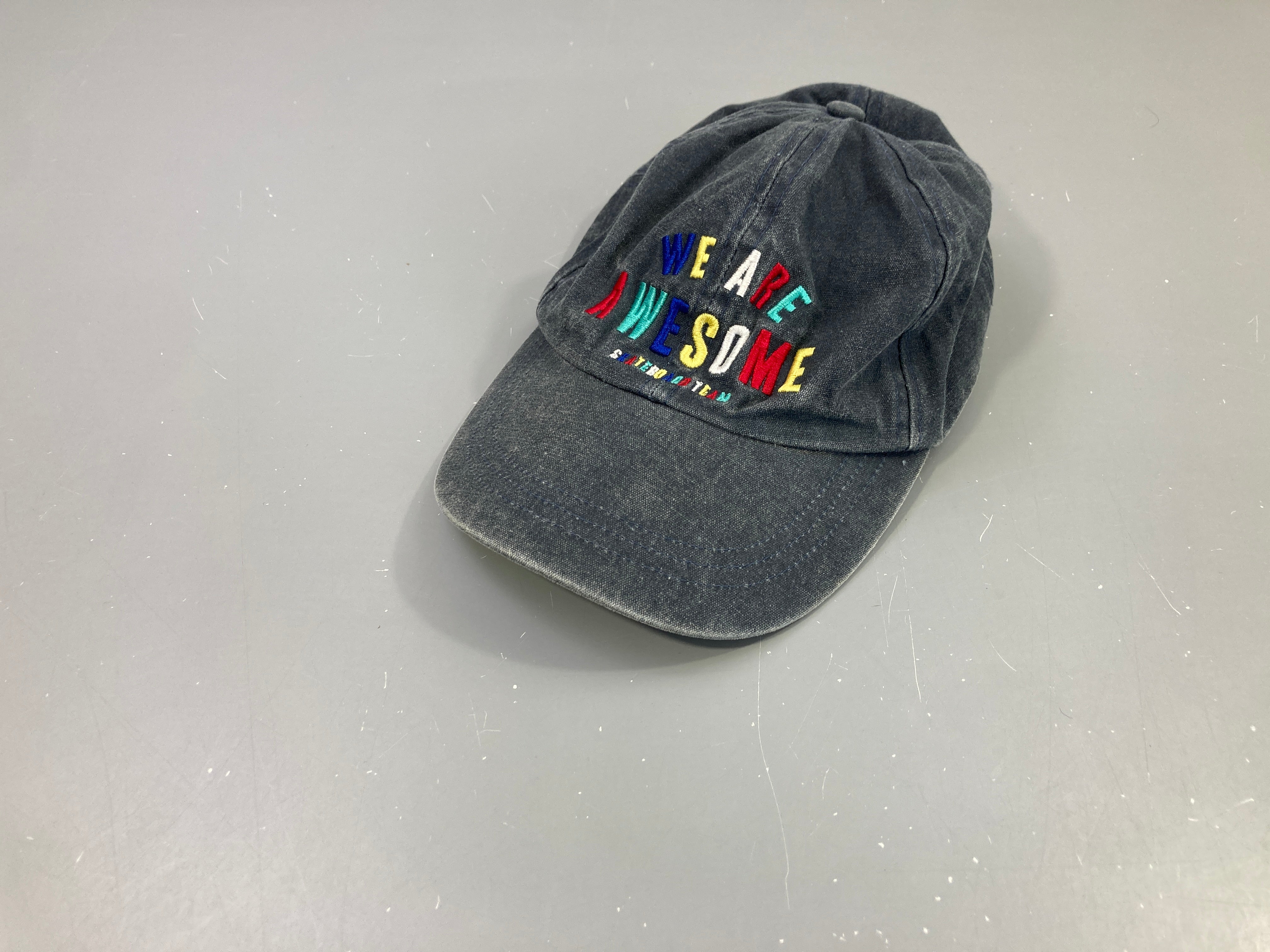 Casquette bleu foncé We are awesome