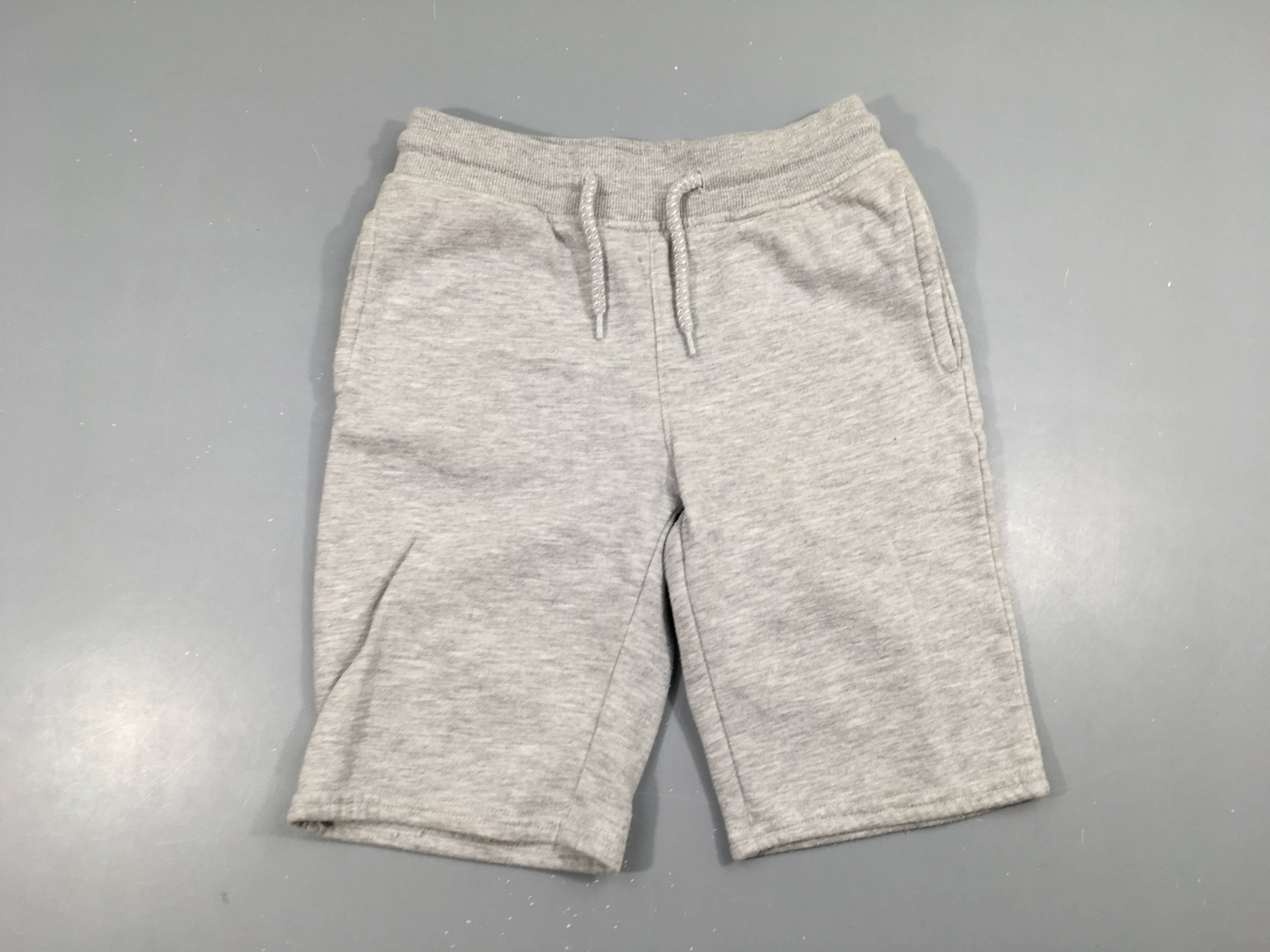 Bermuda molleton gris chiné, bouloché