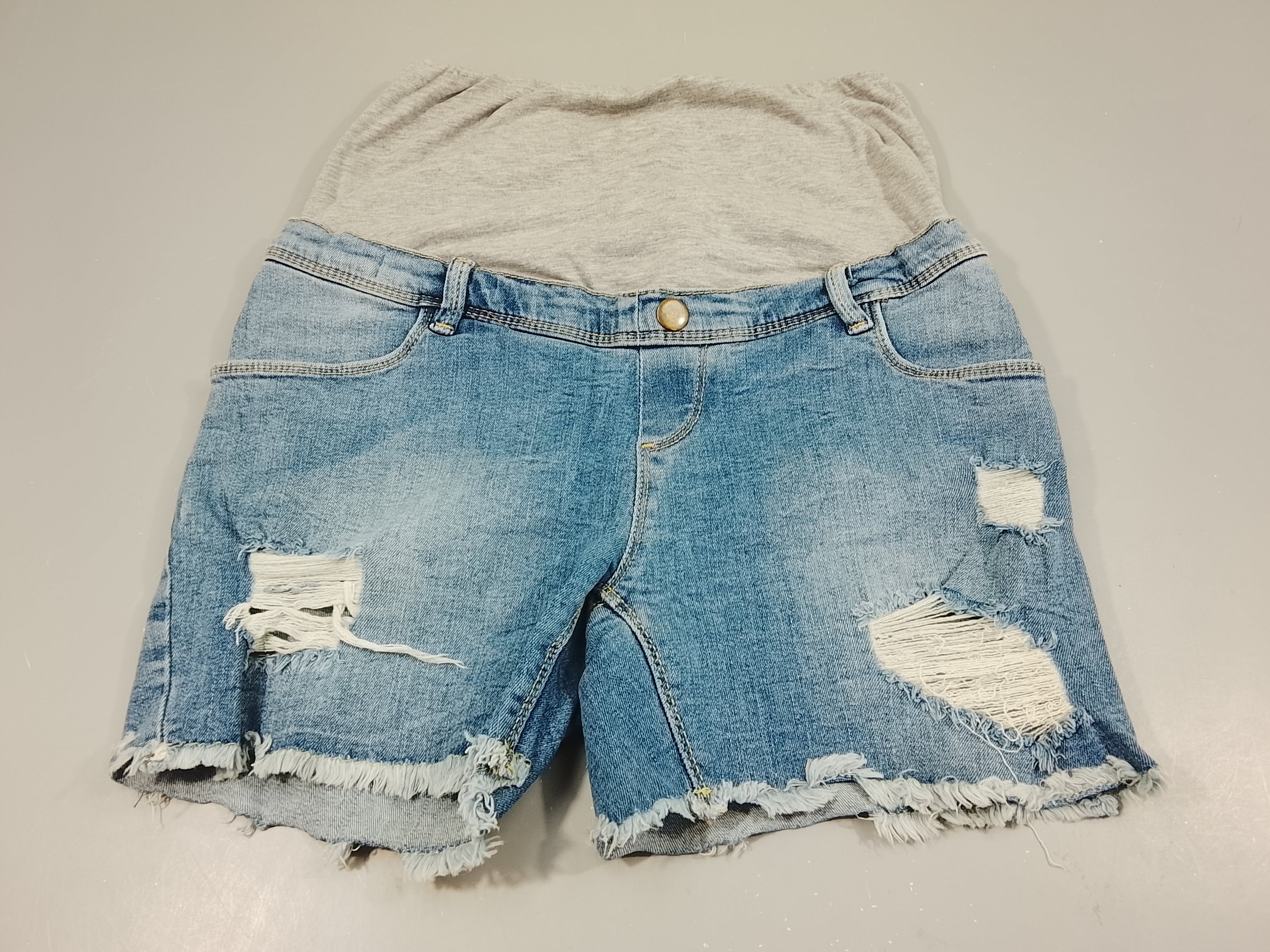 Short en jean , effet déchiré, taille élastique gris flammé