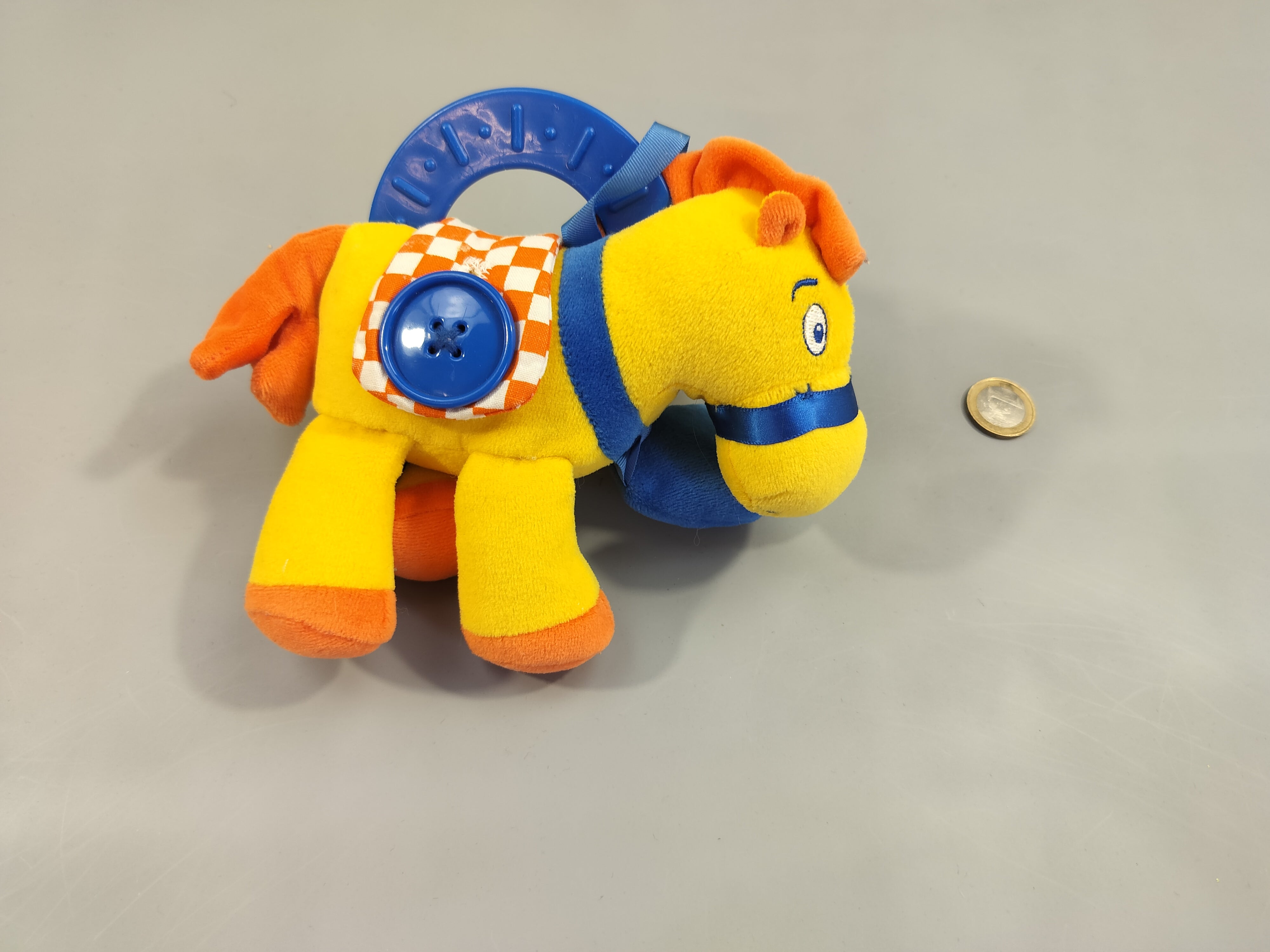 Peluche cheval jaune multi activités , anneau de dentition,...