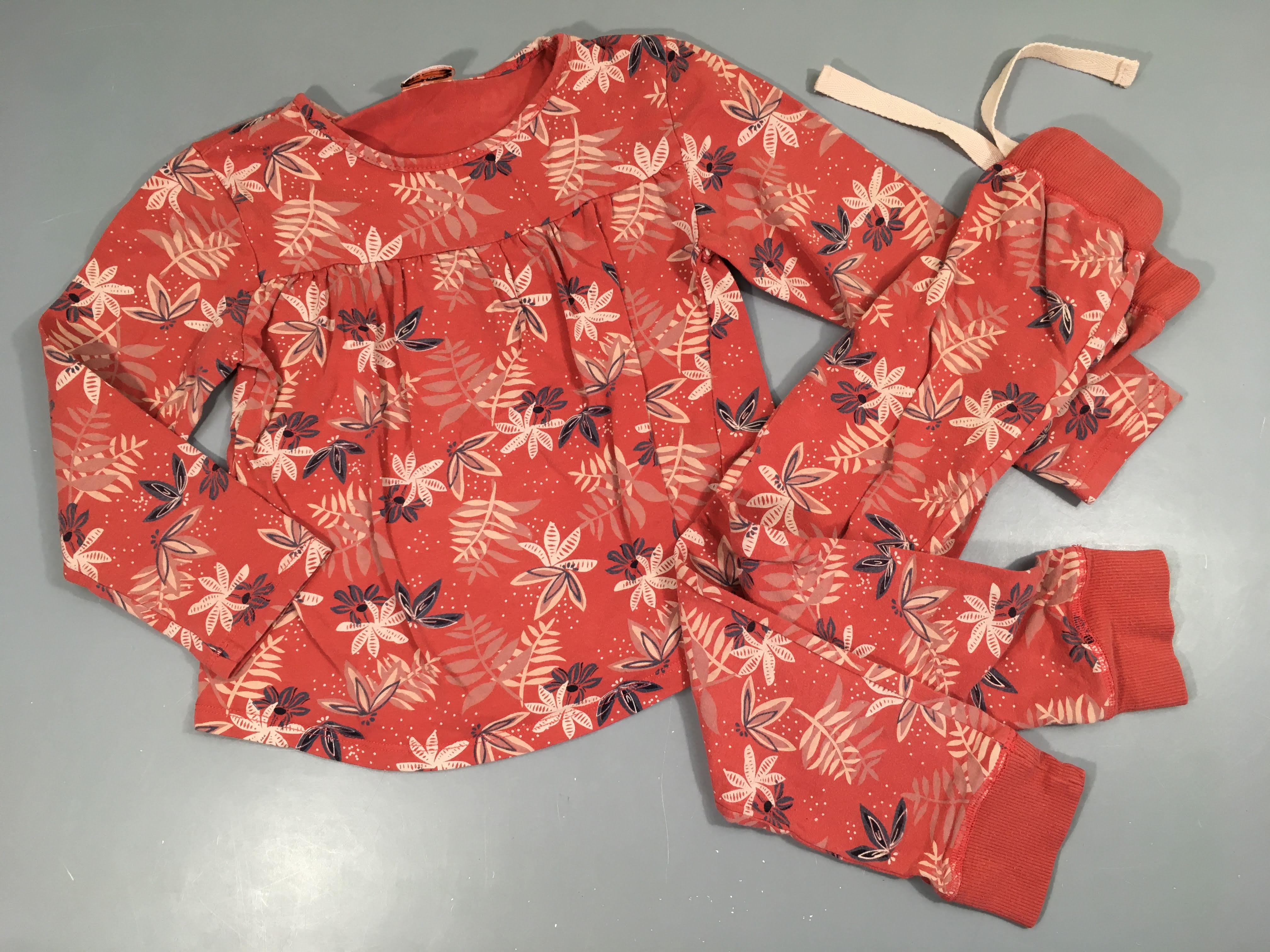 Pyjama 2pcs jersey rouge feuillage Légèrement délavé