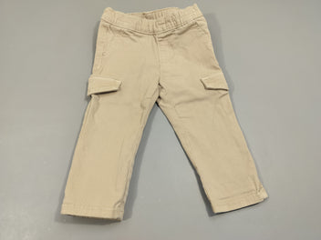 Pantalon beige ,poches sur le côté. 98% coton 2% élasthanne