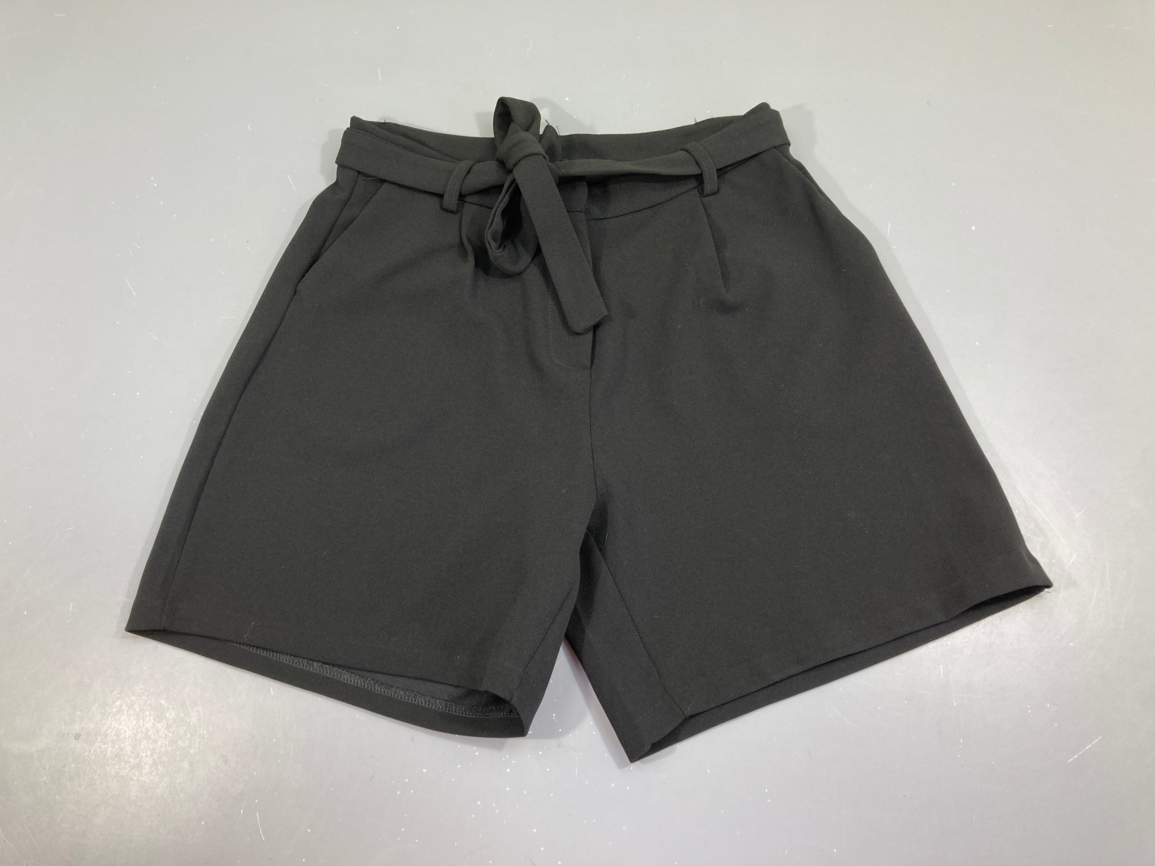 Short fluide noir ceinture textile 34