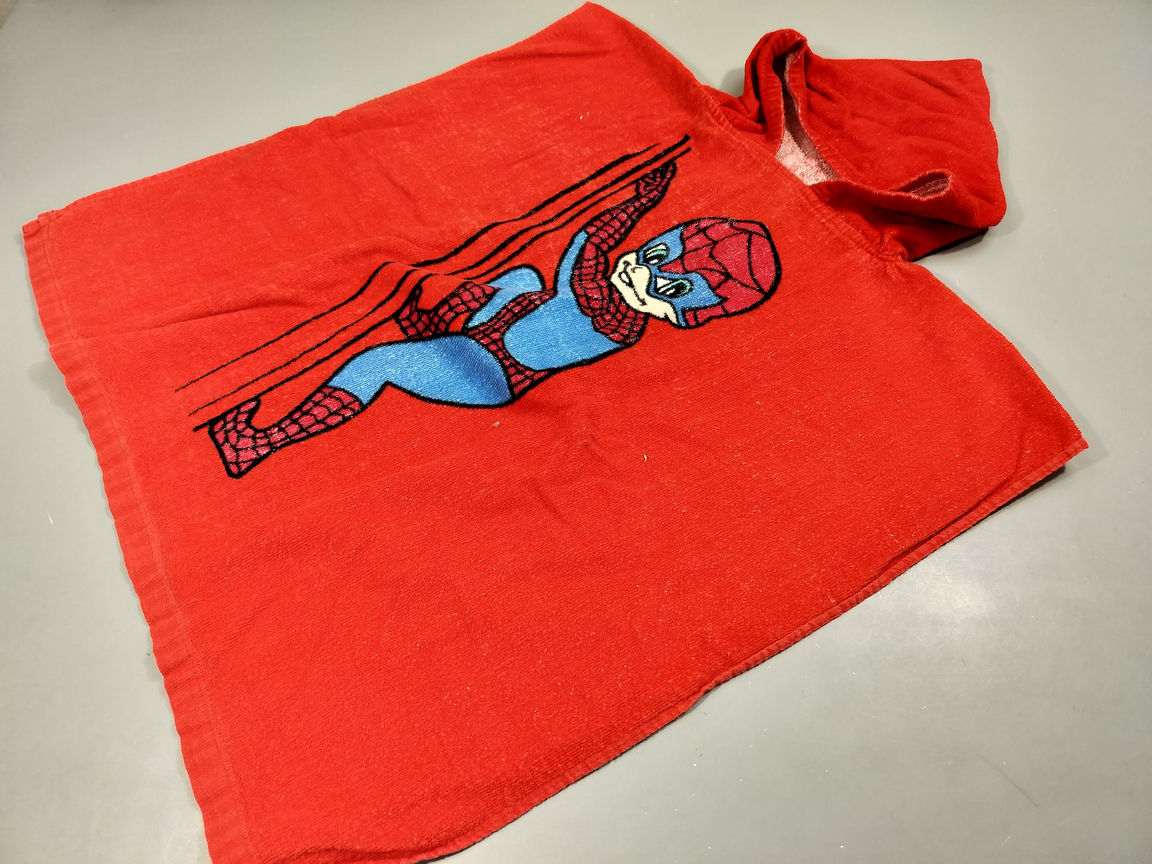 Cape de bain rouge , Speederman