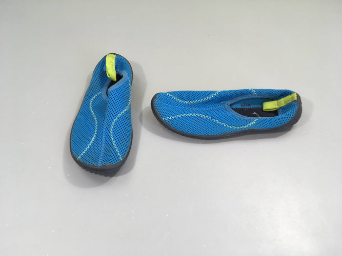 Chaussures d'eau bleues, moins cher chez Petit Kiwi