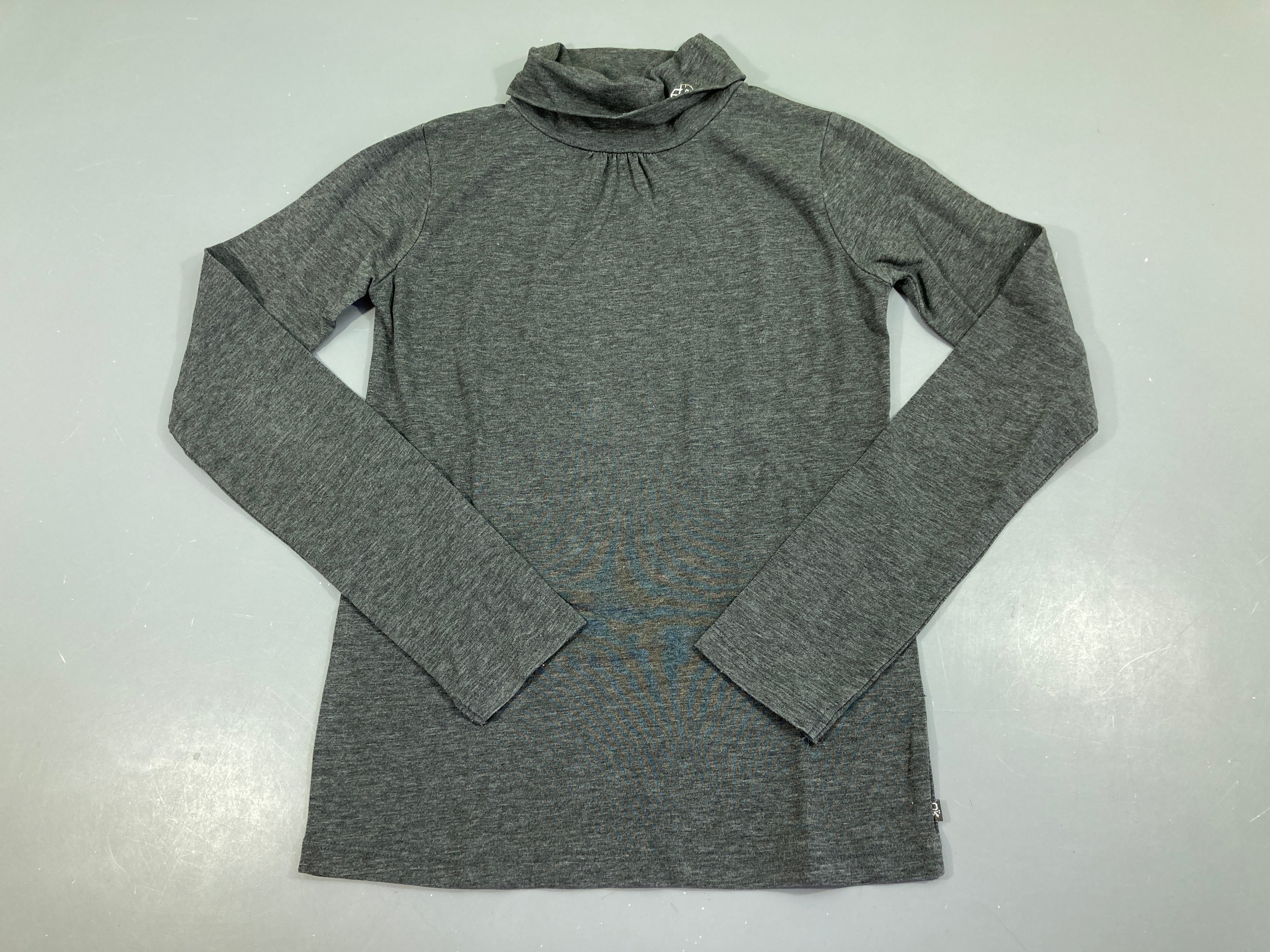 T-shirt m.l col roulé gris chiné coeur rubi argenté col