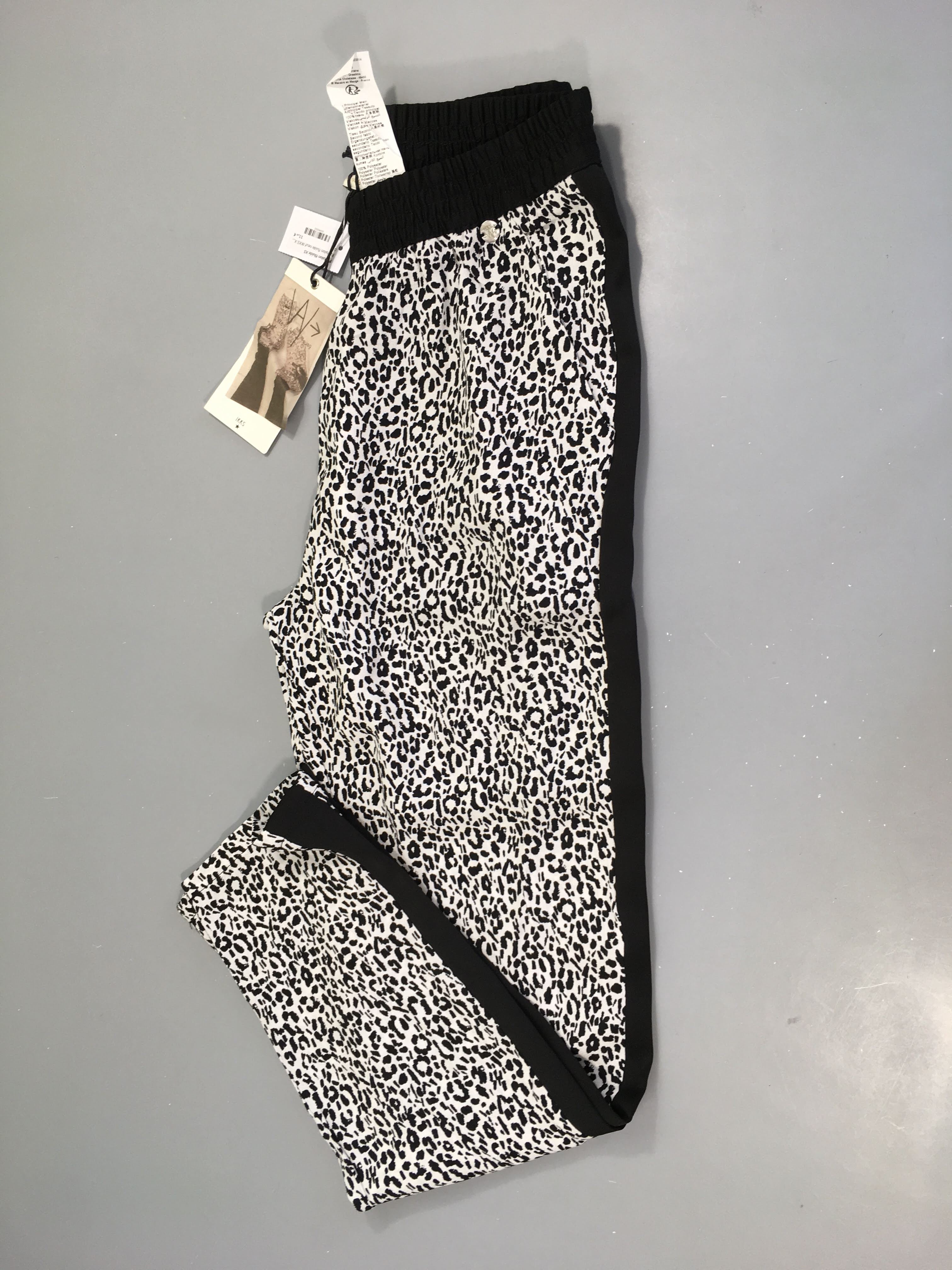 Neuf-Pantalon fluide blanc-noir effet léopard