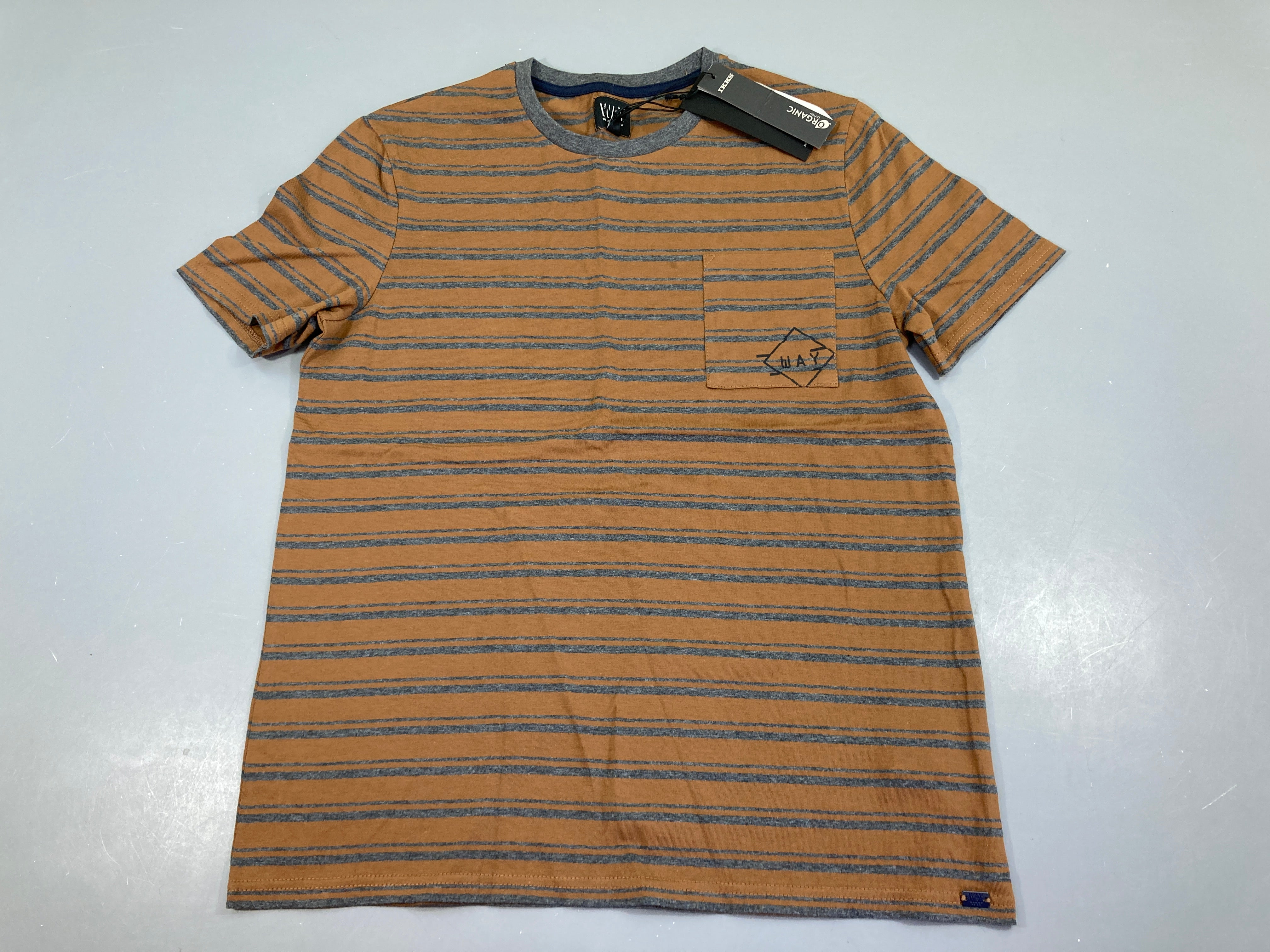 NEUF T-shirt m.c brun rayé gris chiné poche
