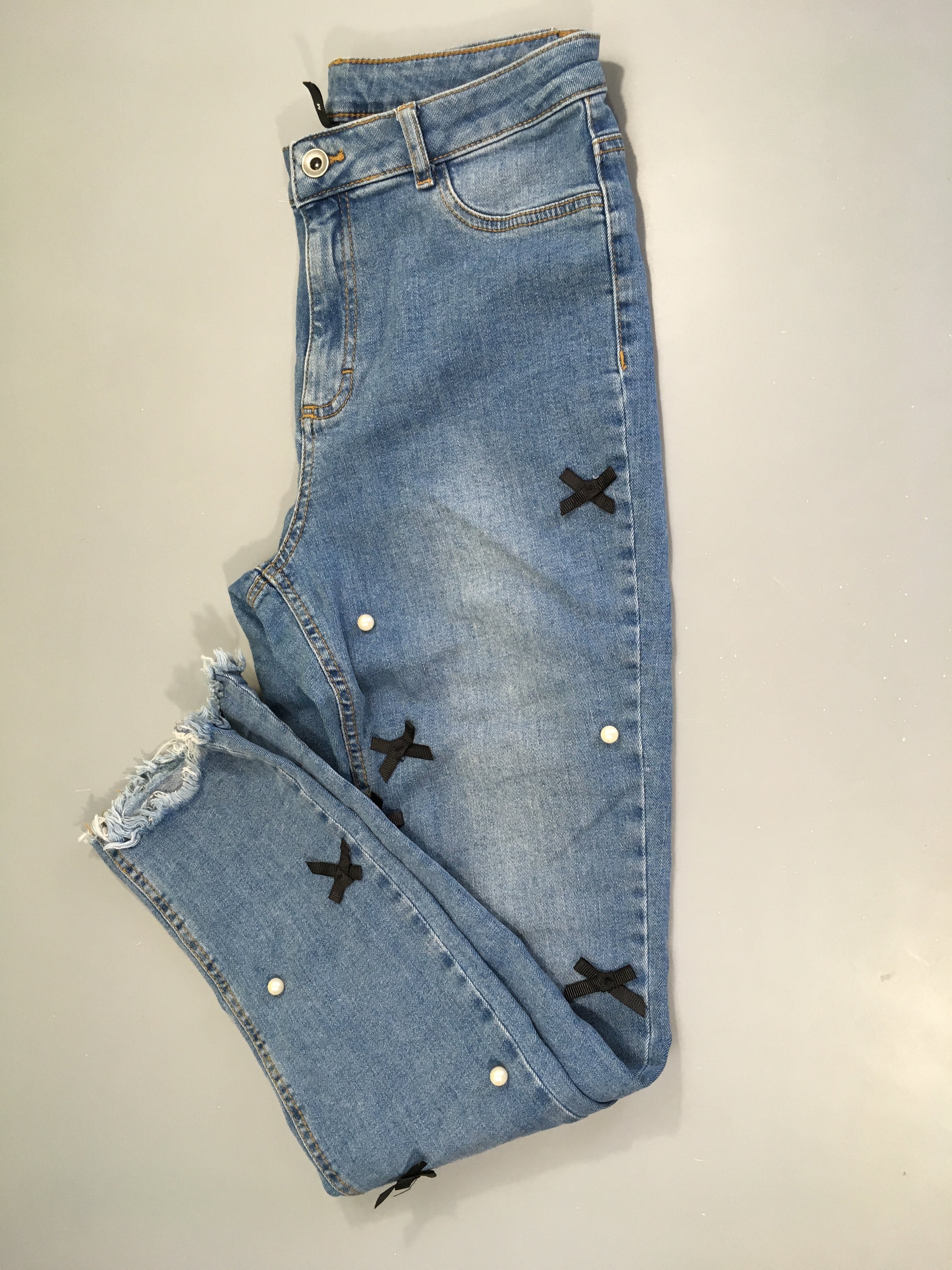 Jeans perles et noeuds
