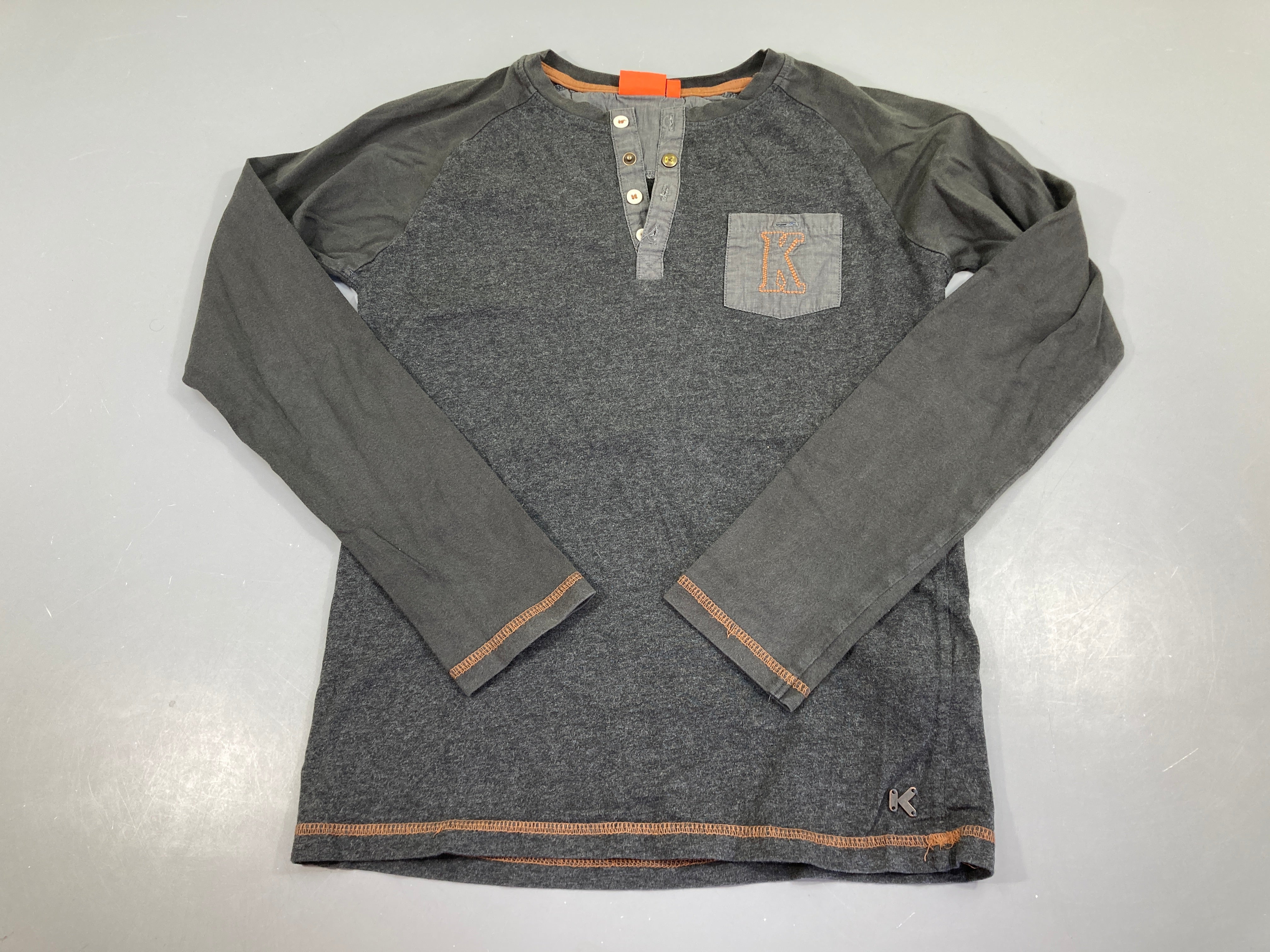 T-shirt m.l gris chiné foncé col boutonné, manches boulochées