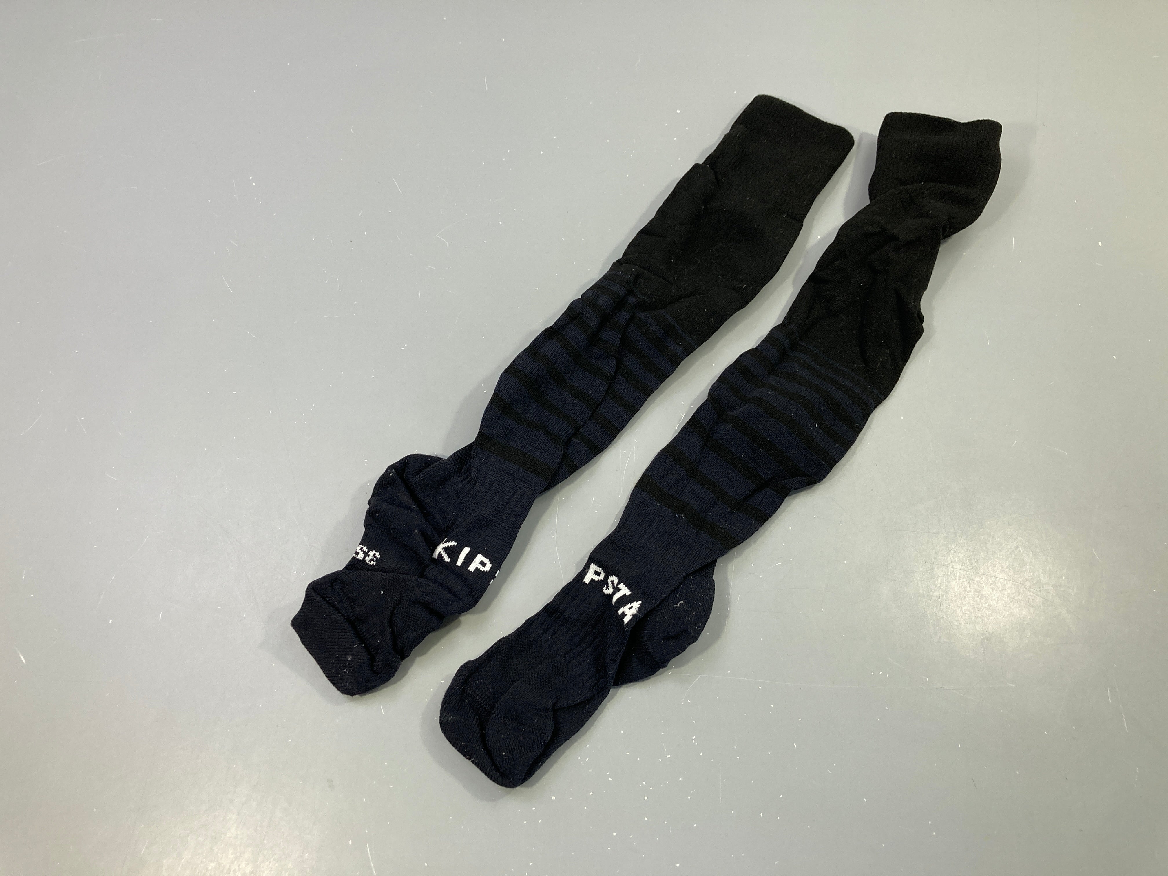 Chaussettes de foot noires Kipsta