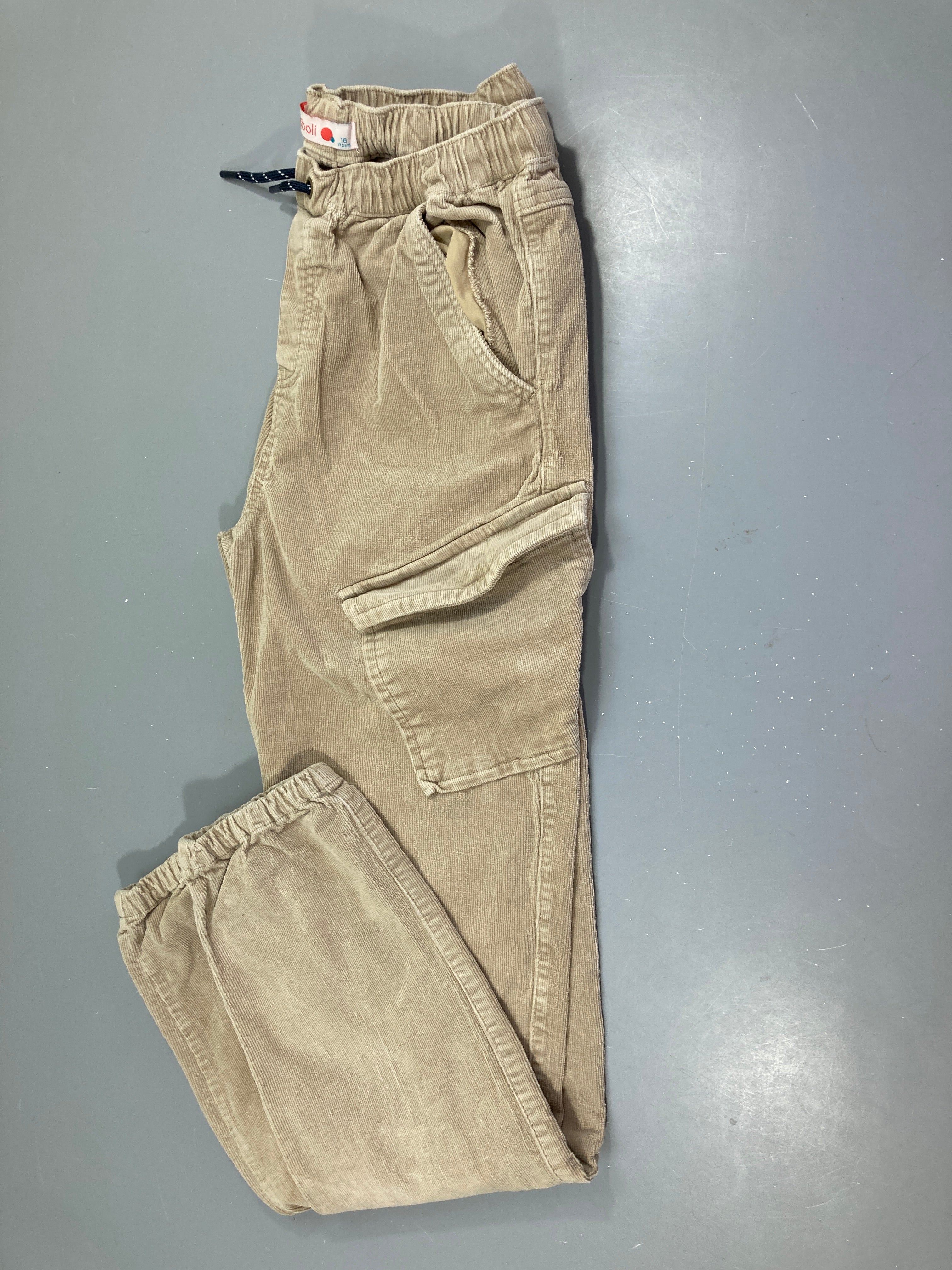 Pantalon cargo velours côtelé beige