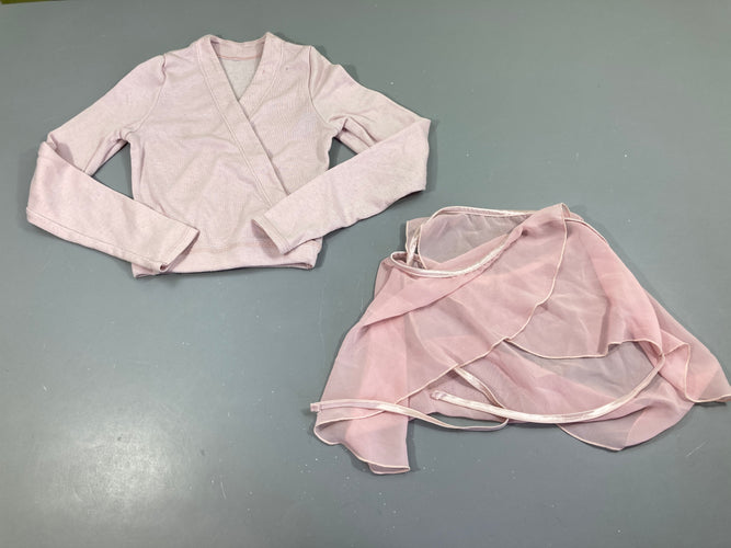 Gilet cache-coeur de danse rose bouloché + Jupe de danse en voile rose clair (taille estimée), moins cher chez Petit Kiwi