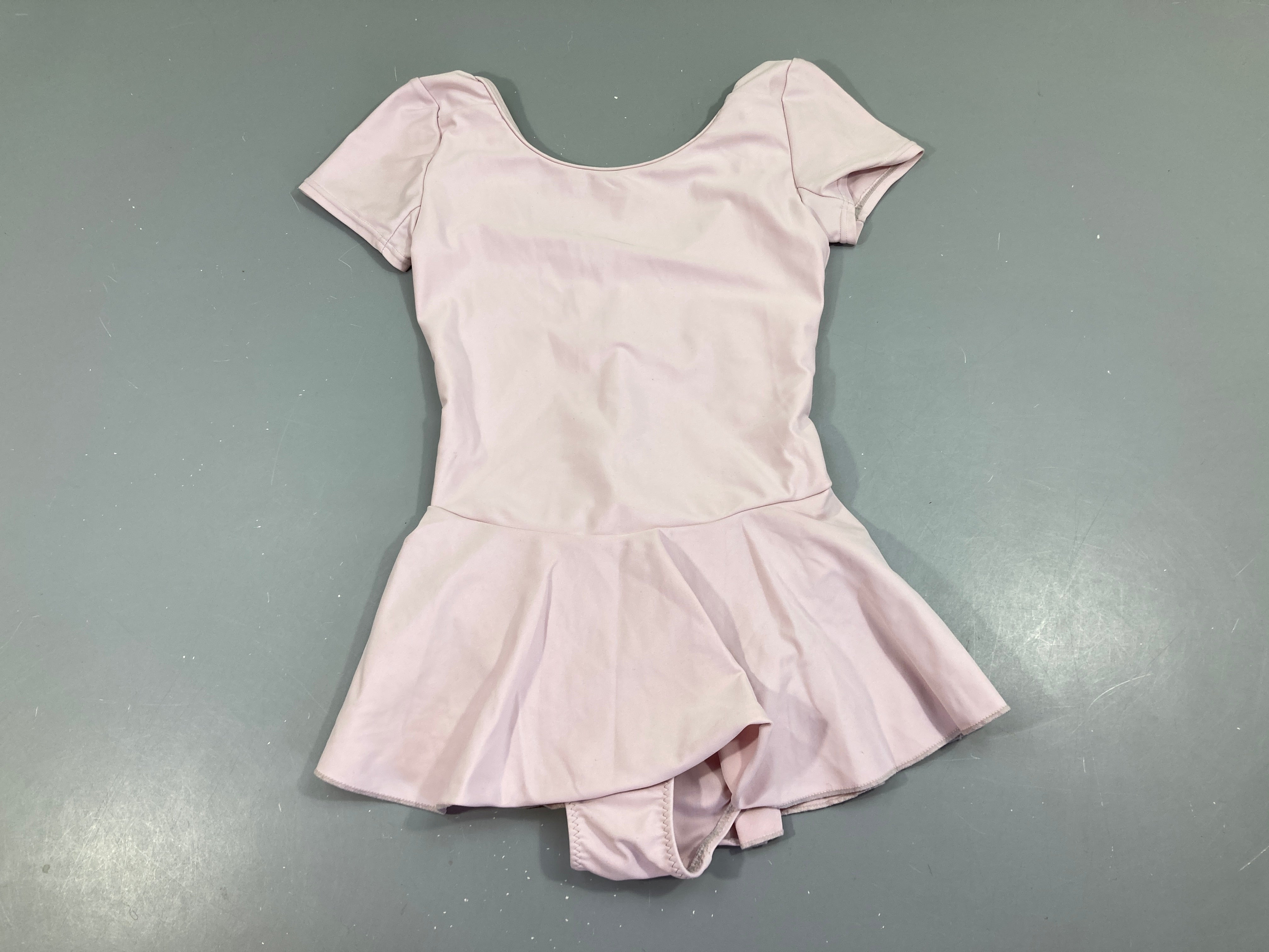 Maillot de danse classique rose pâle avec jupe intégrée