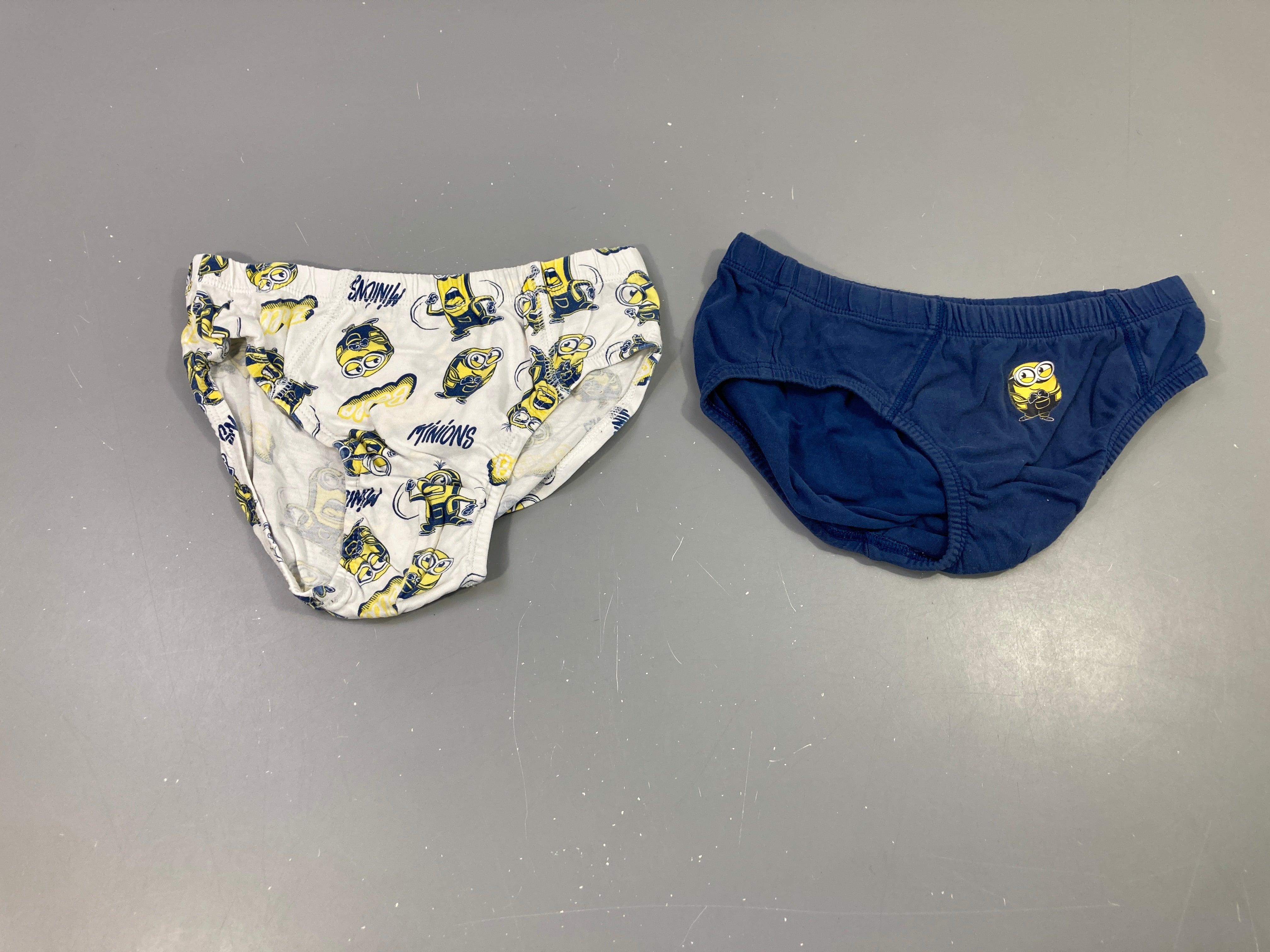 2 Slips blanc-gris Minions