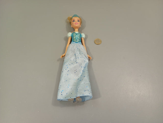 Bar.bie Disney Cendrillon, moins cher chez Petit Kiwi