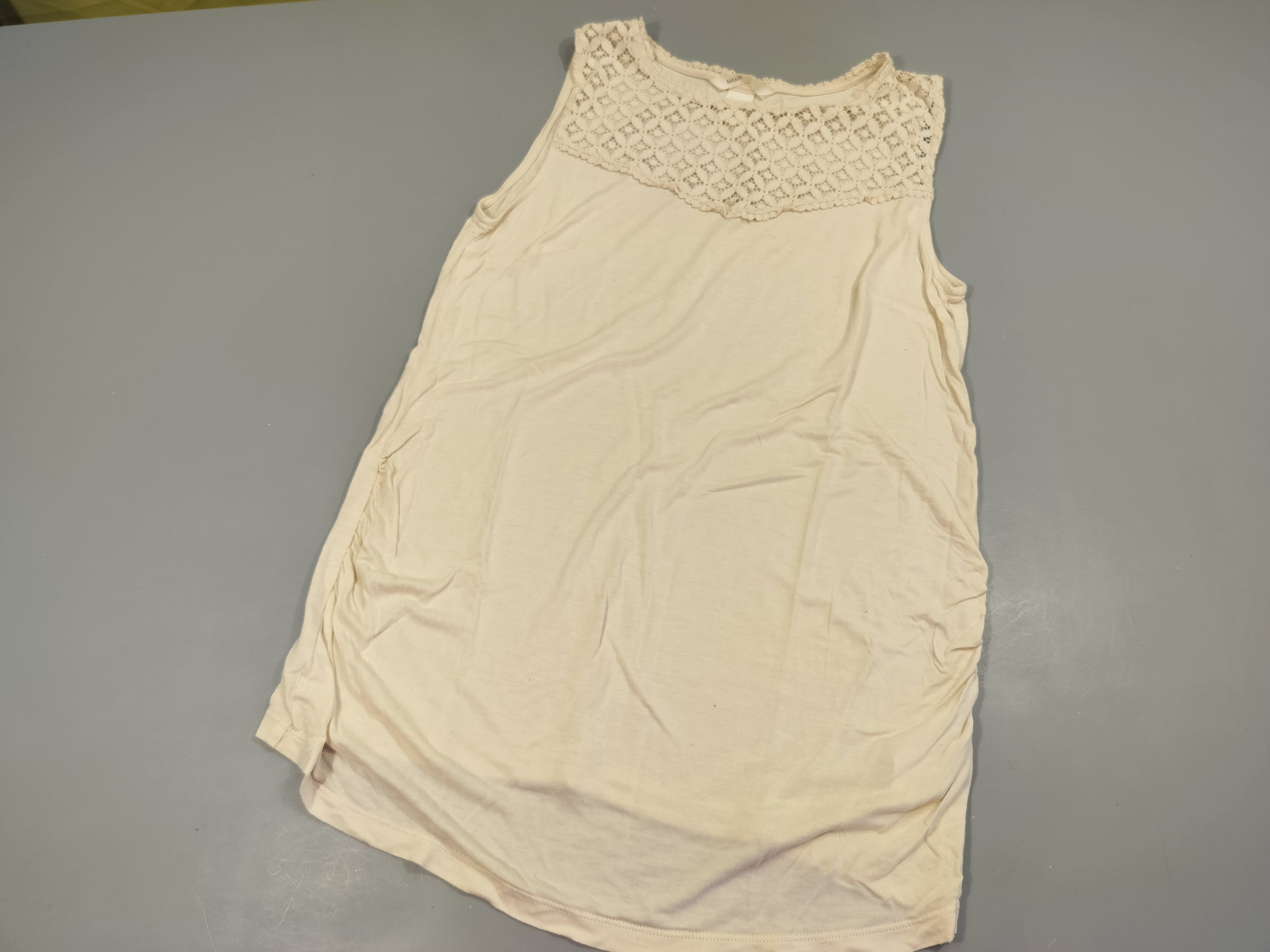 Blouse s.m de grossesse écru, dessus dentelles