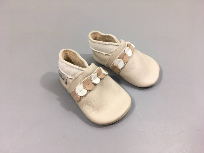 Etat neuf, chaussons cuir beige ronds, NB, moins cher chez Petit Kiwi