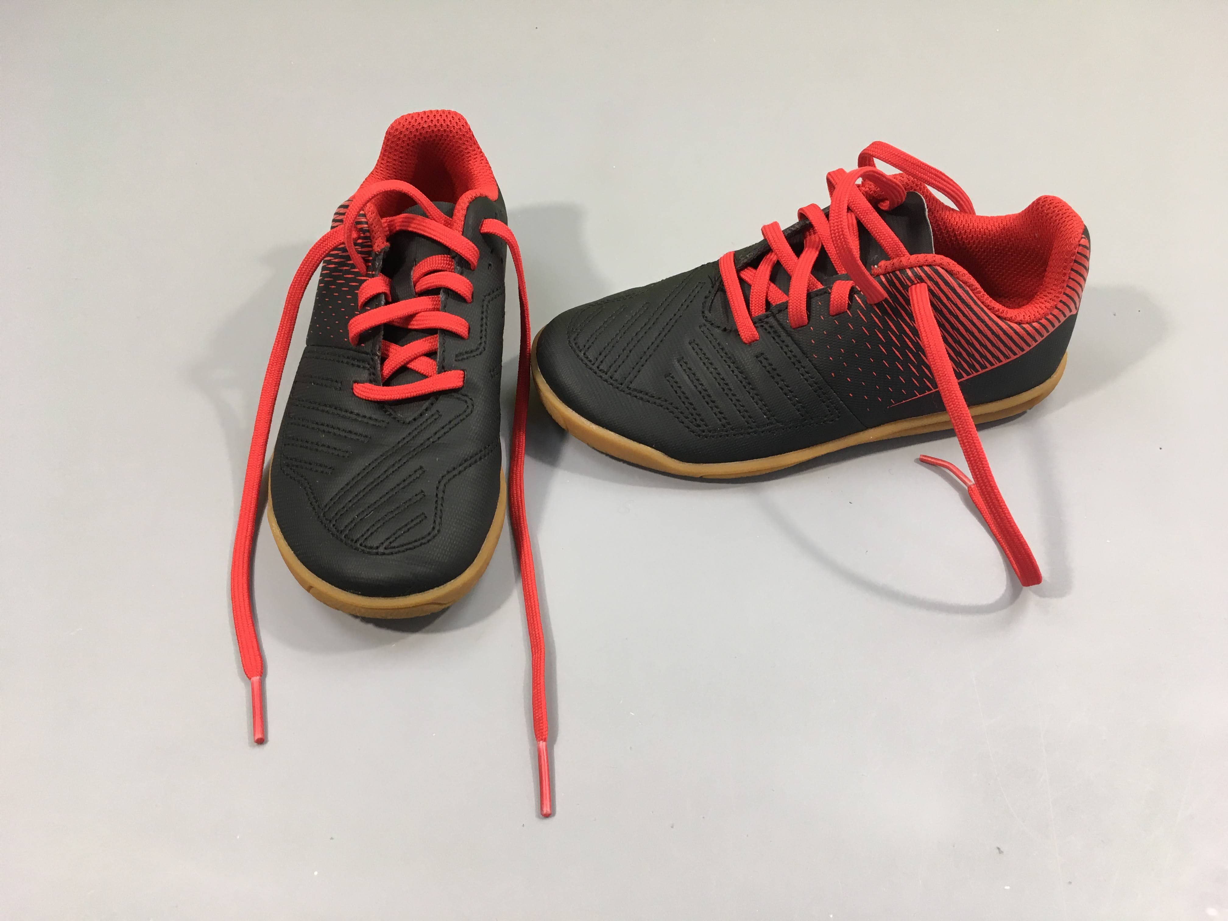 Baskets de minifoot noir/rouge kipsta, 27