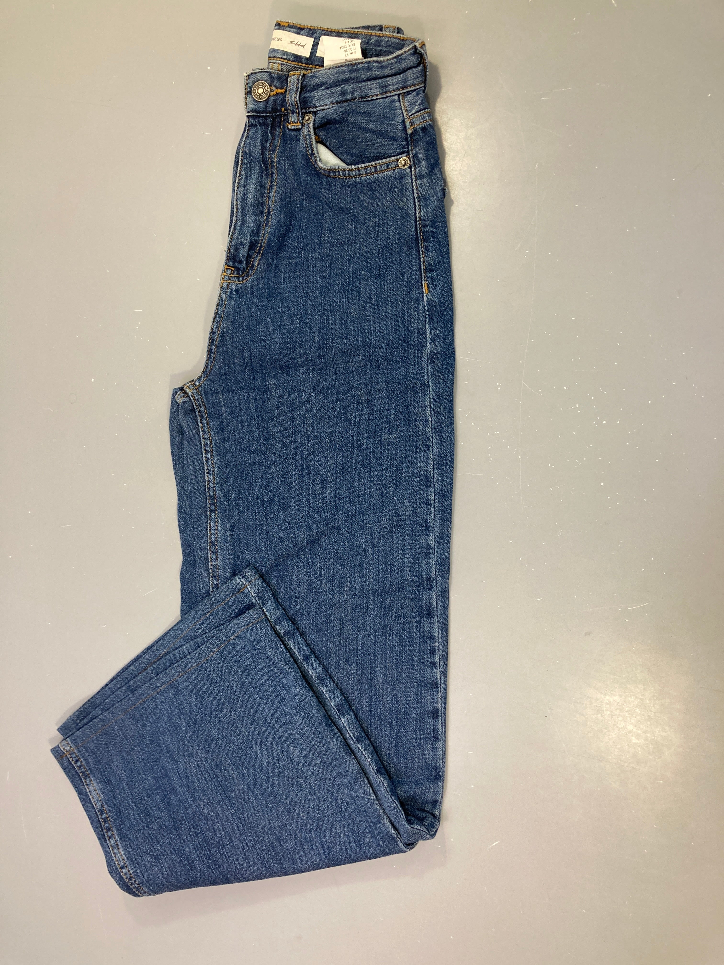 Jean jambes larges bleu (32-34), Subdued