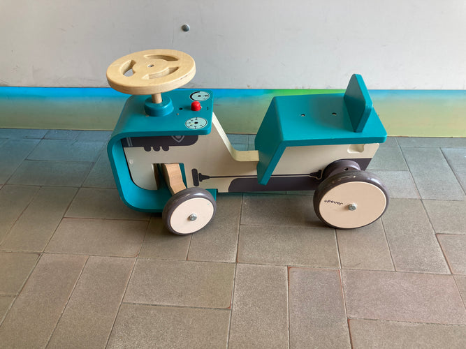 Porteur tracteur en bois, griffes dans le bois 90€ neuf, moins cher chez Petit Kiwi