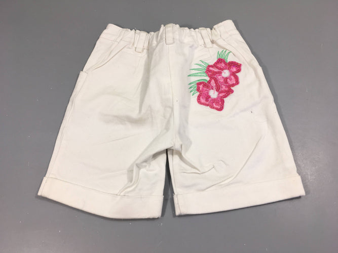 Short jean blanc avec revers, broderie fleur arrière, BLUMARINE, moins cher chez Petit Kiwi