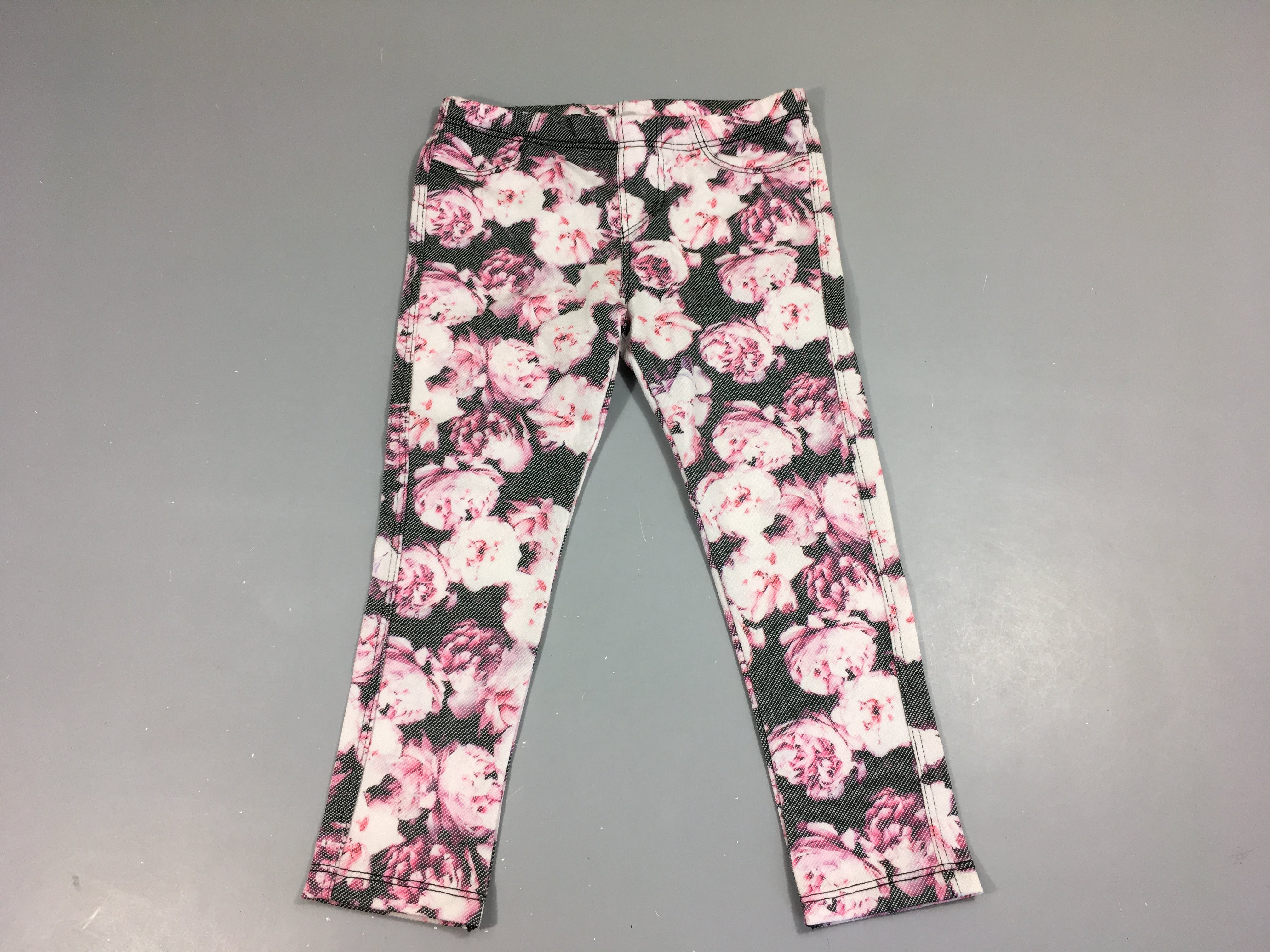 Legging gris imprimé fleurs rose et blanc