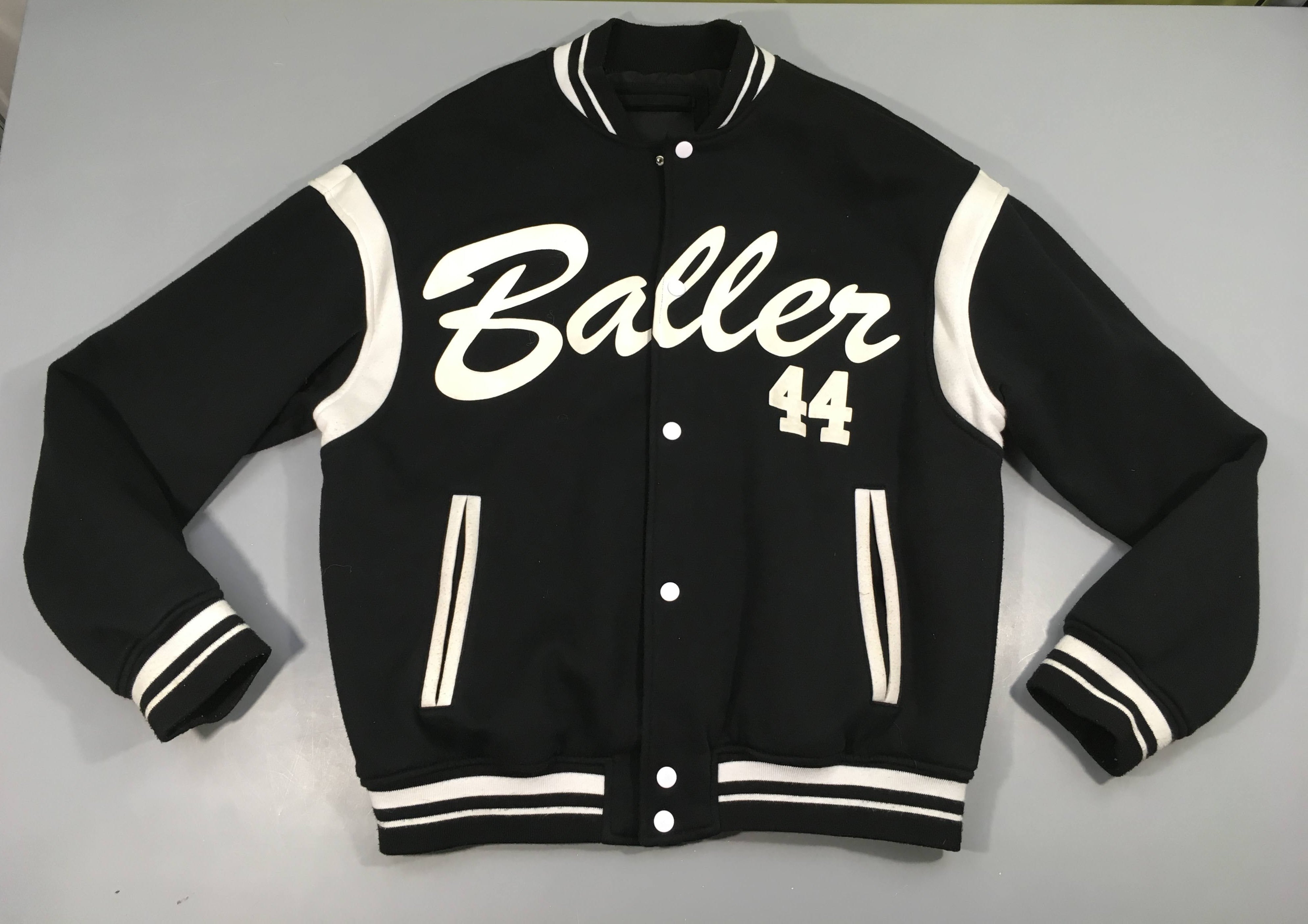 Sweat blouson noir Baller, un peu bouloché