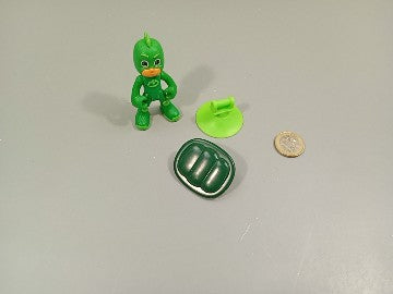 Figurine Pyjamasque Gluglu   7cm + 2 accessoires, moins cher chez Petit Kiwi