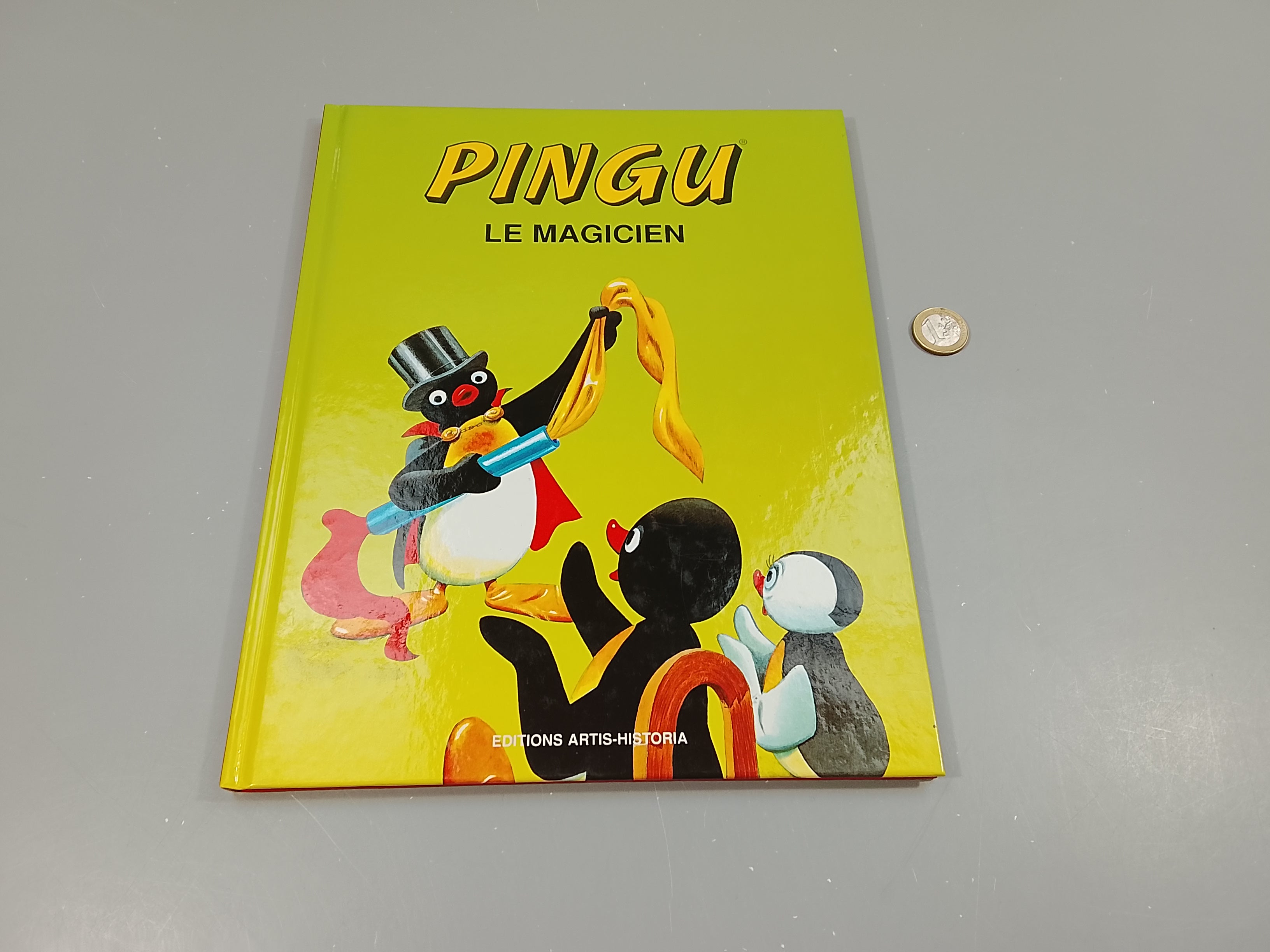Pingu le magicien (certaines pages collantes dû aux autocollants)