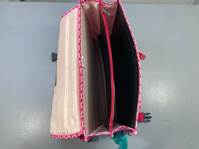 Ensemble Kipling-Cartable en parfait état + prote.ction pluie + Lunch Box (traces d'usure intérieur mais n'altère pas l'efficacité) mini réparation +  Sac de pisicine/gym + Plumier, moins cher chez Petit Kiwi