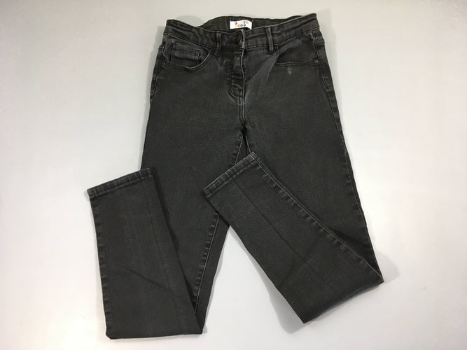Jean noir slim, moins cher chez Petit Kiwi