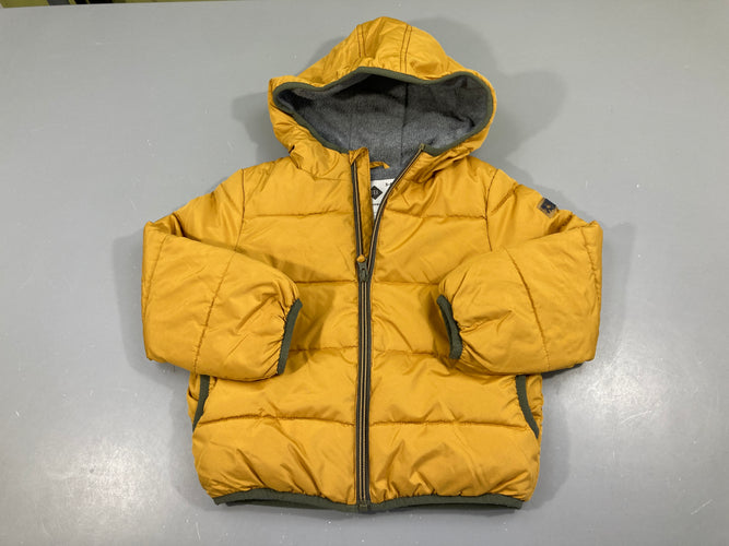 Doudoune moutarde à capuche doublée polar, moins cher chez Petit Kiwi