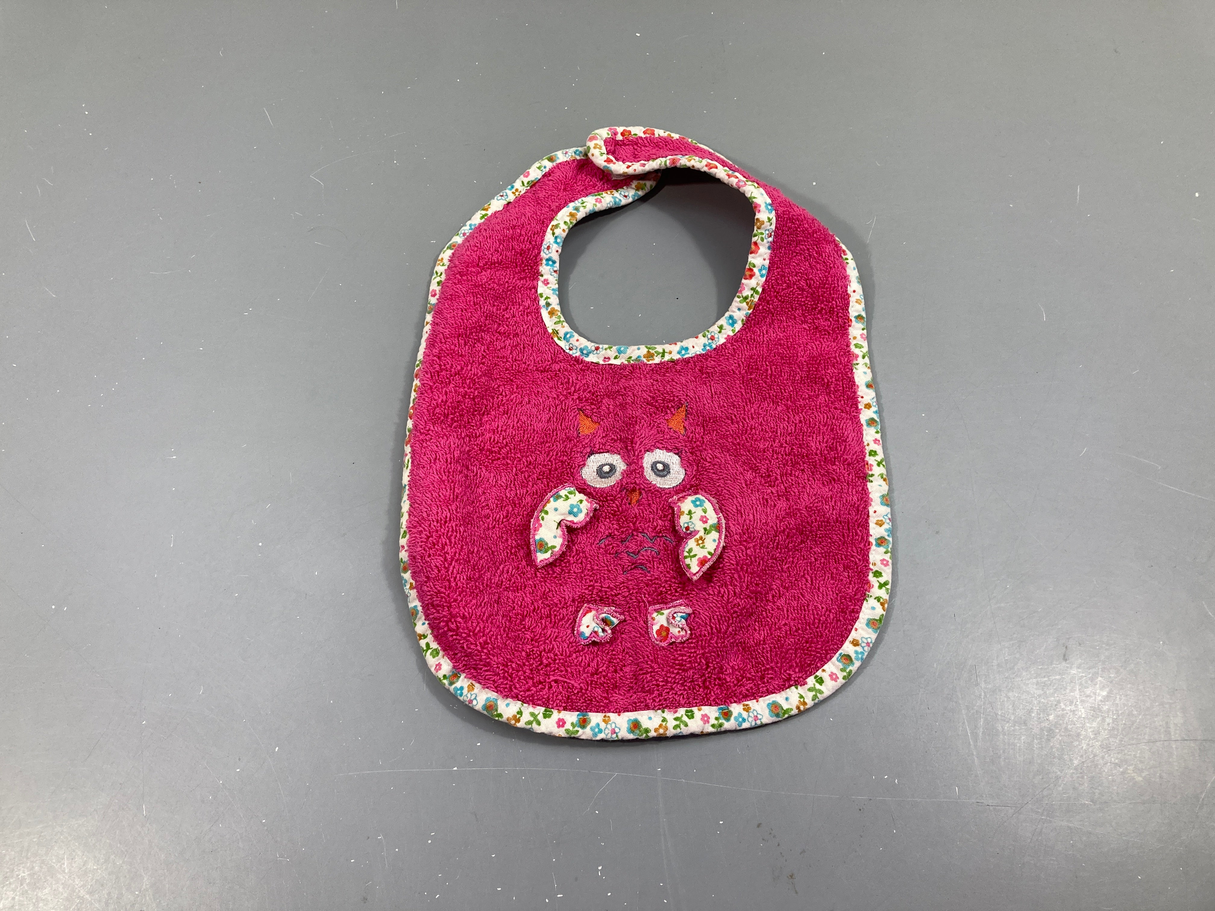 Bavoir éponge rose hibou