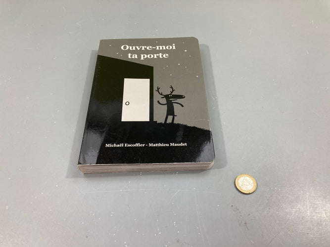 Ouvre-moi ta porte, première page un peu abimée, moins cher chez Petit Kiwi