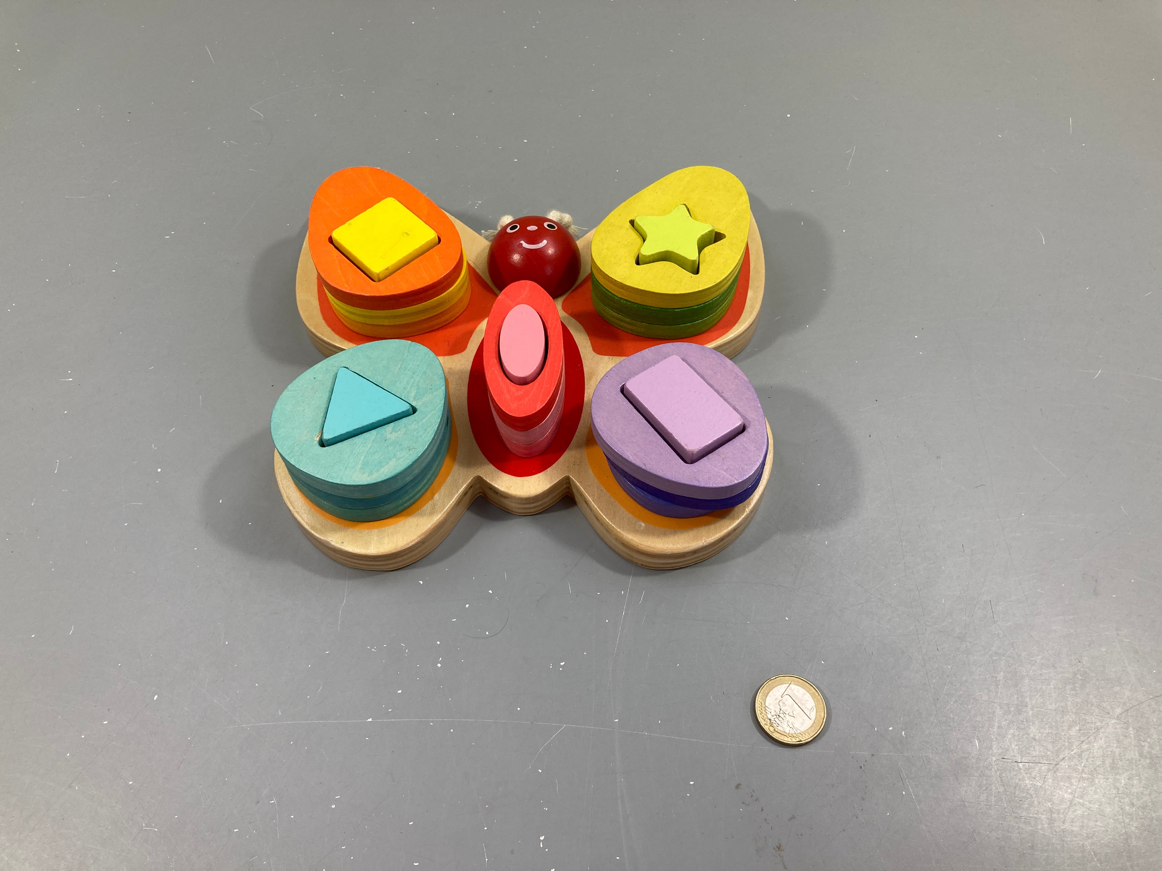 Papillon des formes en bois