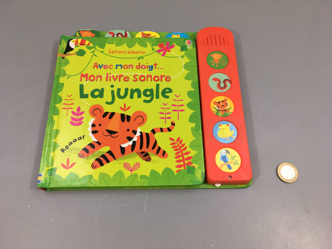 La jungle, avec mon doigt...mon livre sonore, un peu écorné, moins cher chez Petit Kiwi