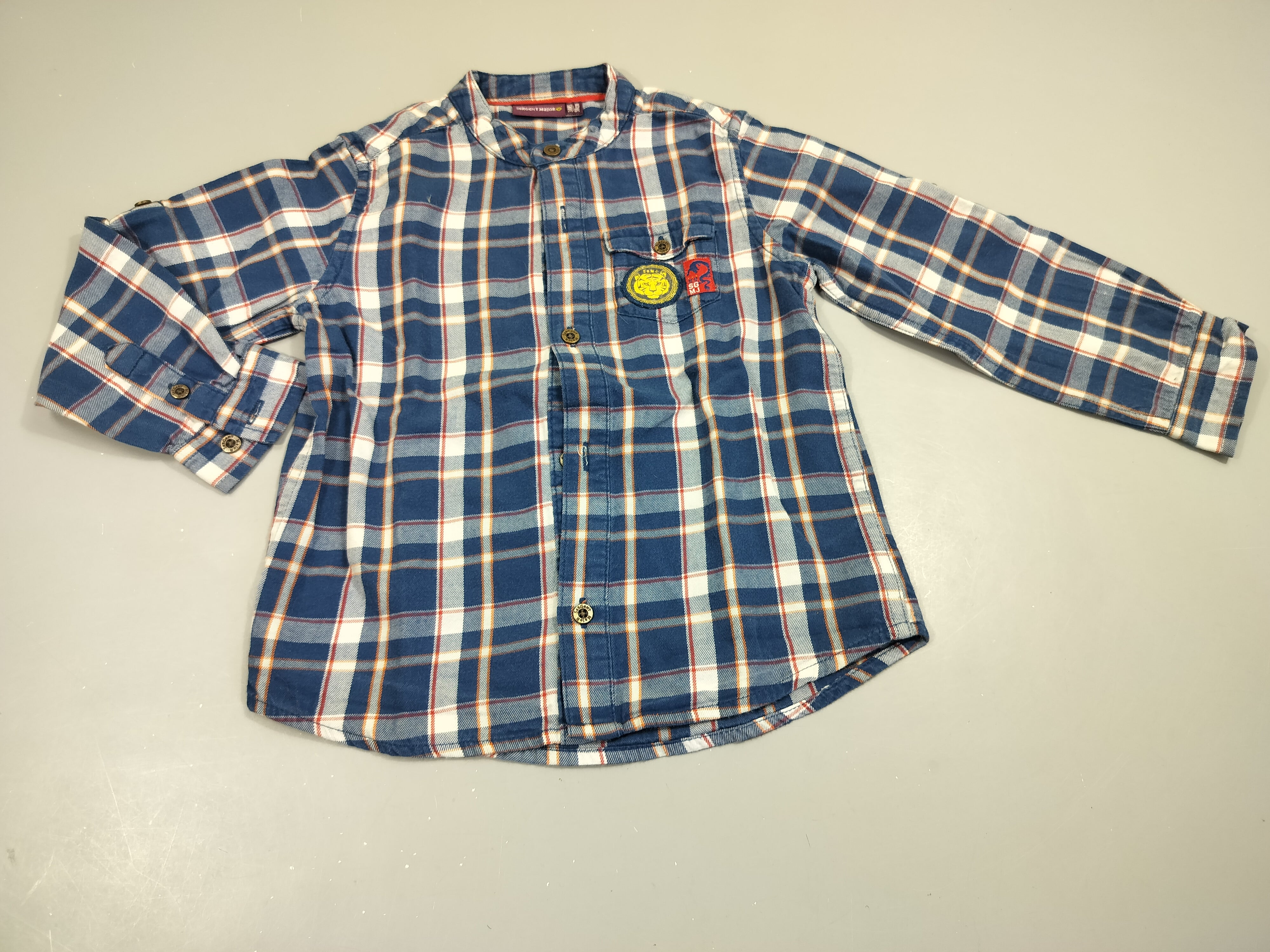 Chemise m.l à carreaux bleu, blanc , rouge, col mao