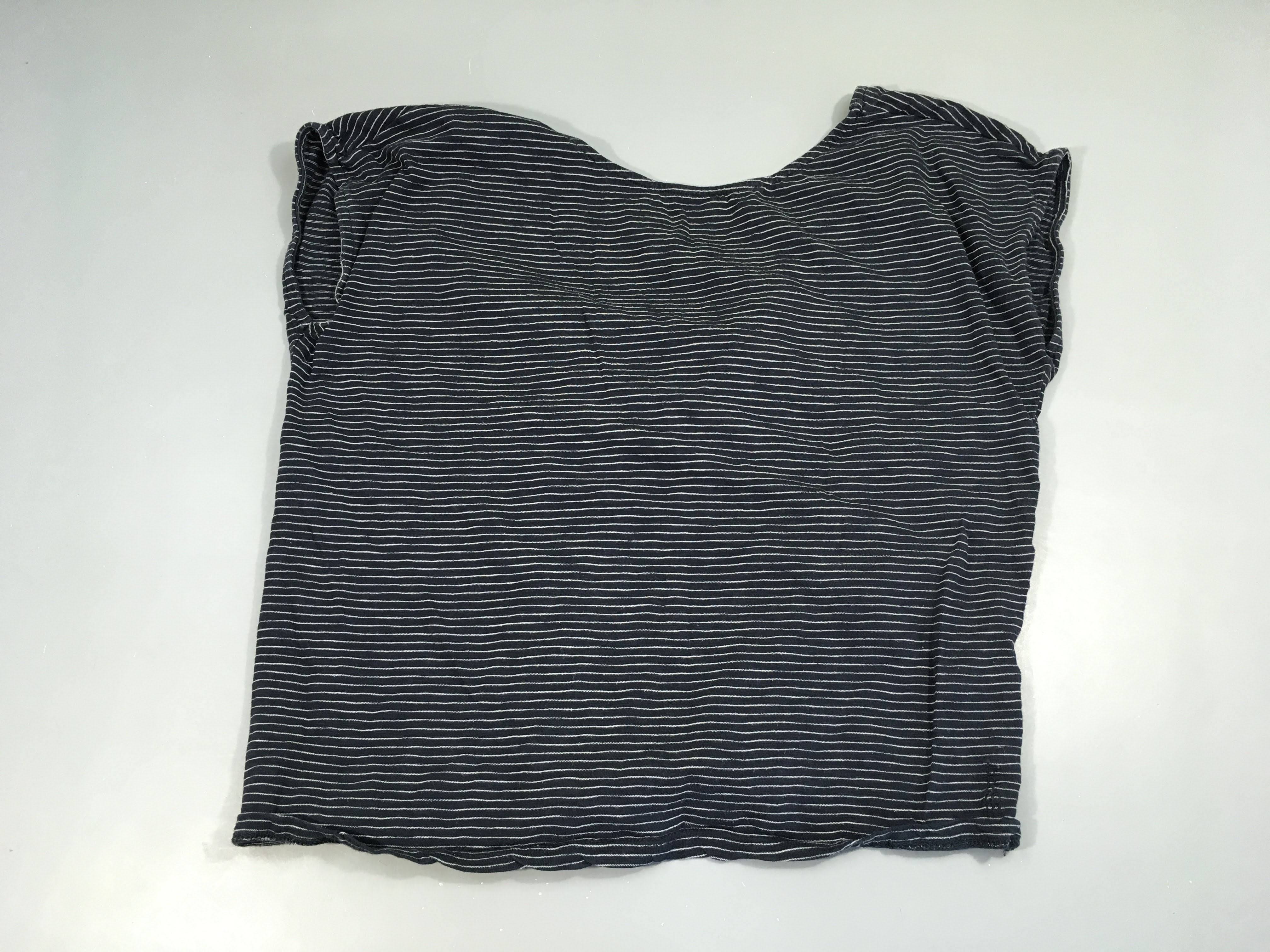 T-shirt m.c bleu foncé rayé noeud dans le dos