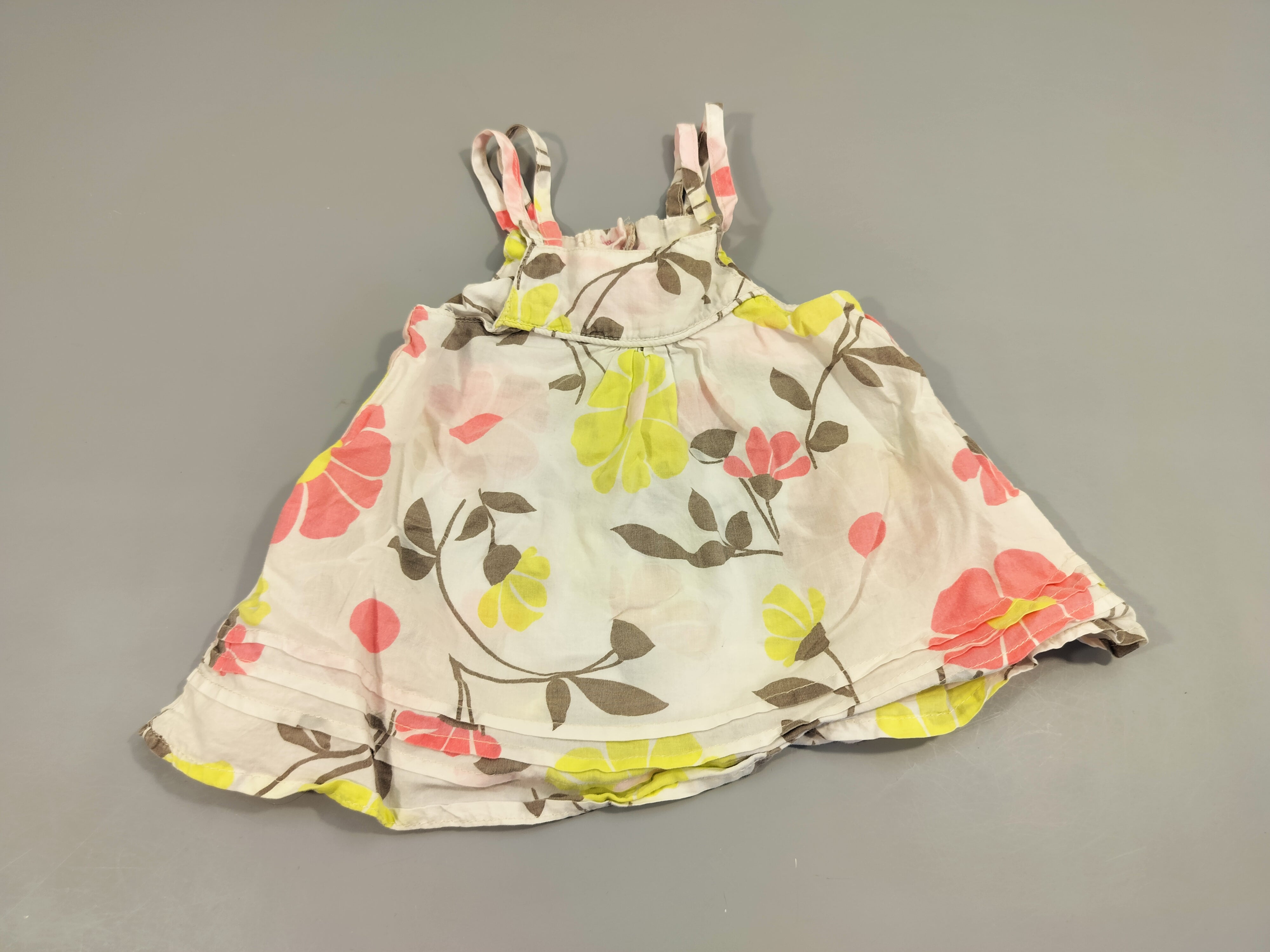 Blouse à bretelles blanche motifs fleuri rose, vert,...