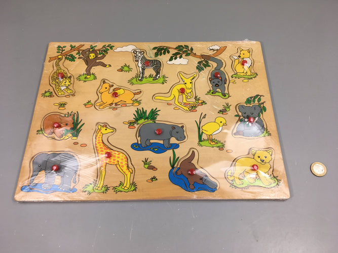 Grande planche puzzle en bois animaux savane, moins cher chez Petit Kiwi