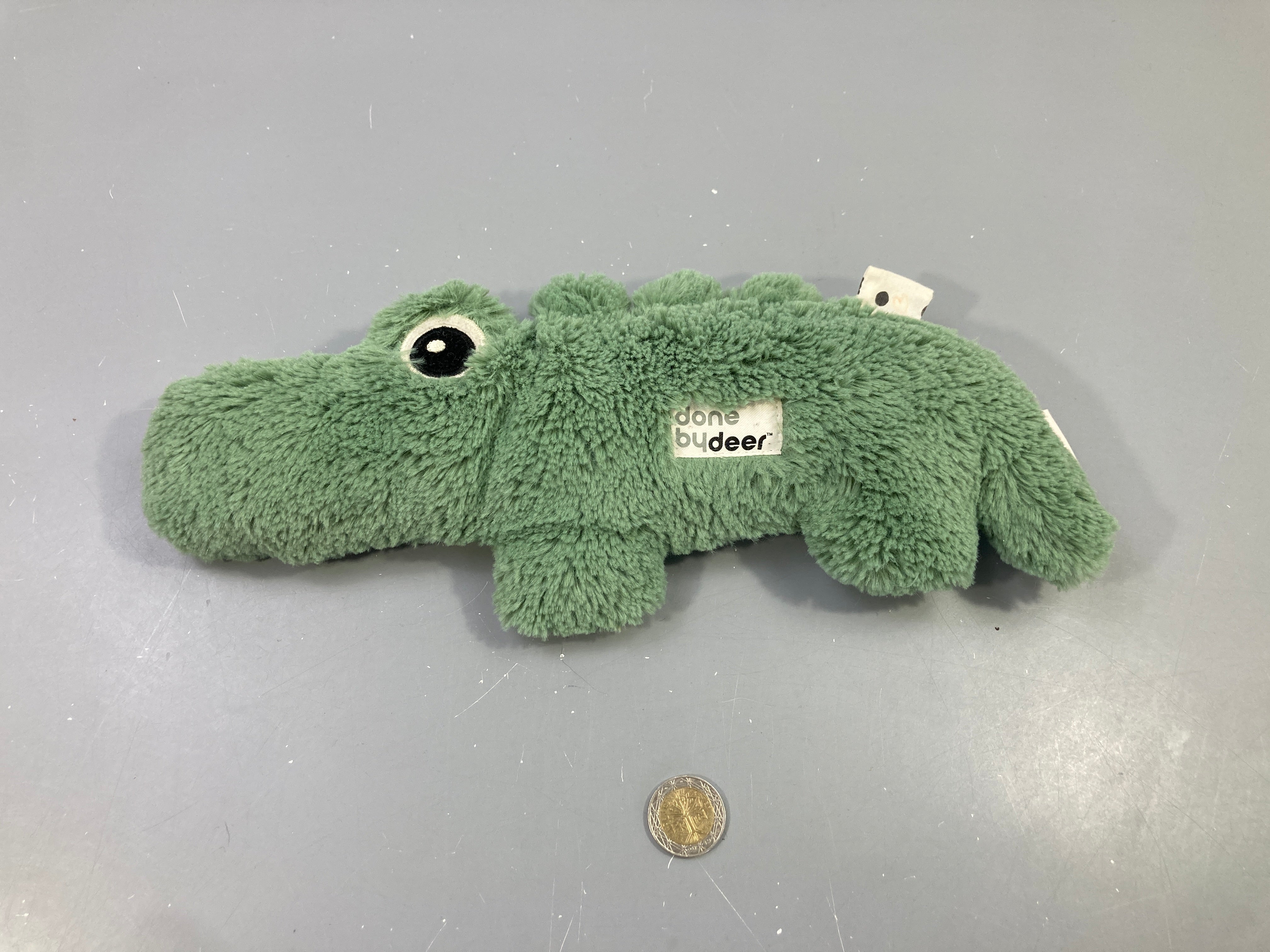 Petite peluche effet fourrure Croco vert, Done by Deer