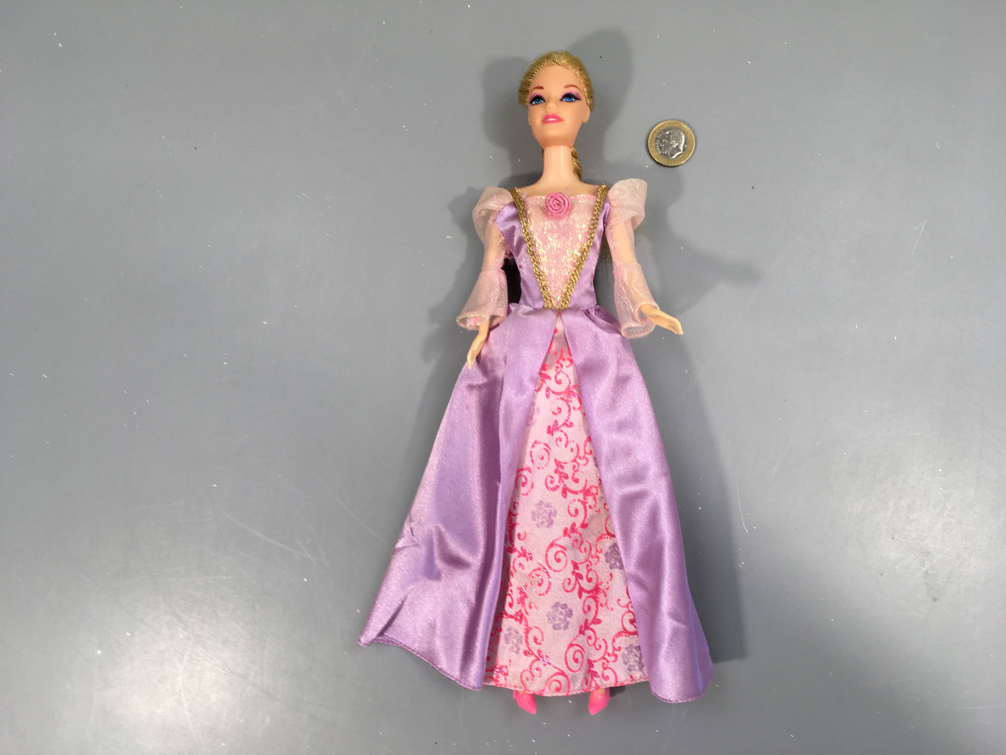 Poupée style bar.bie princesse