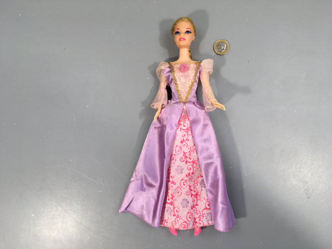 Poupée style bar.bie princesse, moins cher chez Petit Kiwi